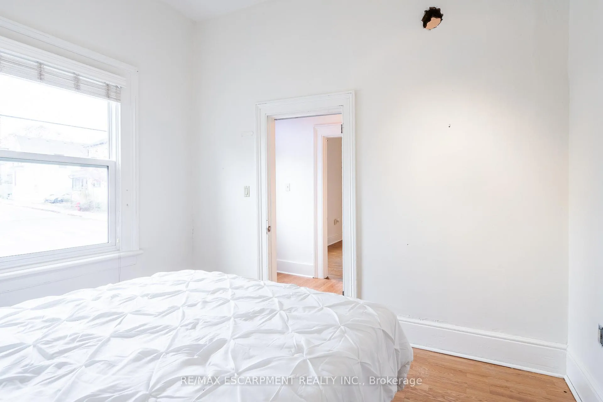 Photo 17 of 49 Jones Street, Hamilton, Strathcona — HOMEH