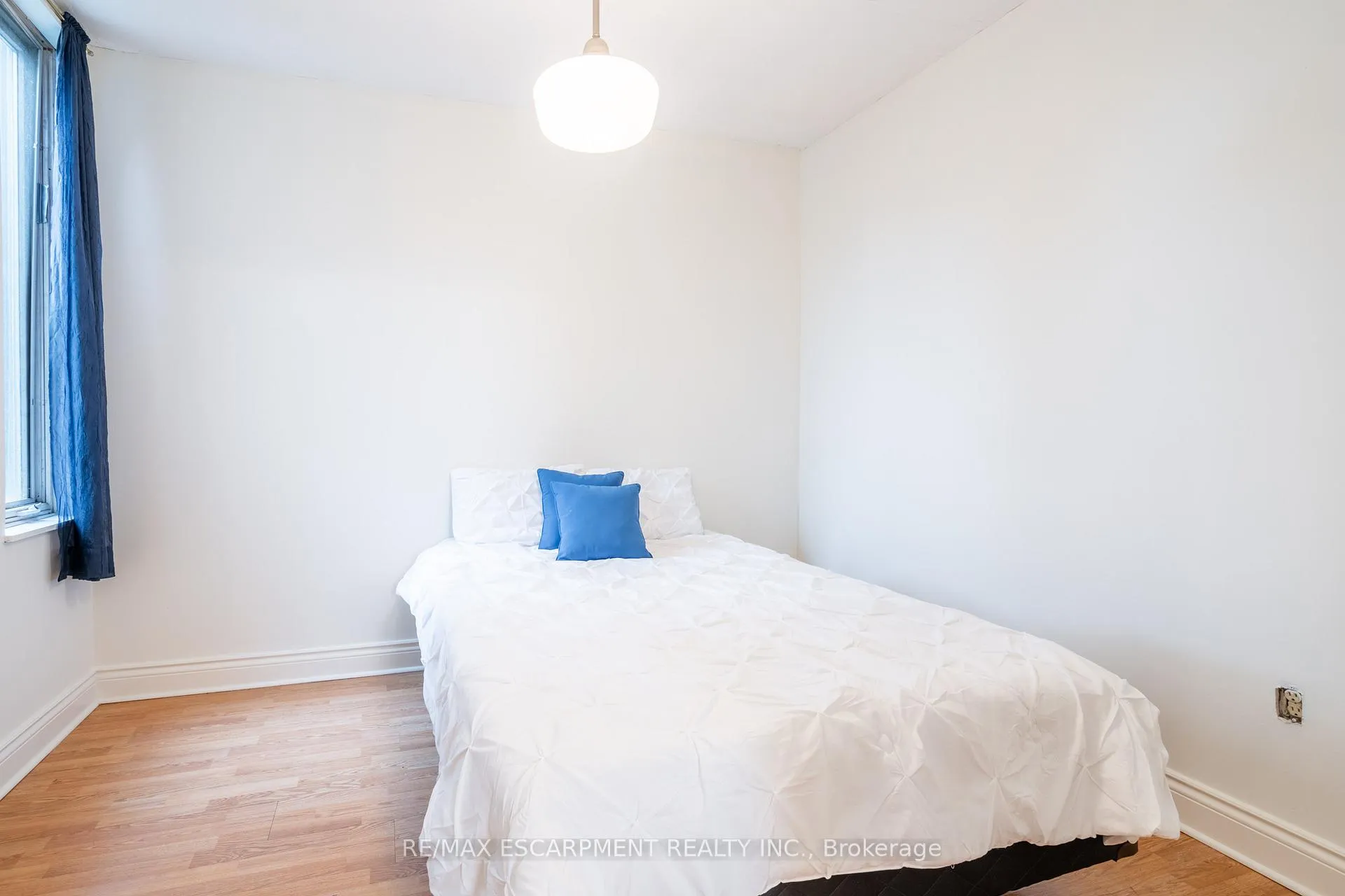 Photo 18 of 49 Jones Street, Hamilton, Strathcona — HOMEH