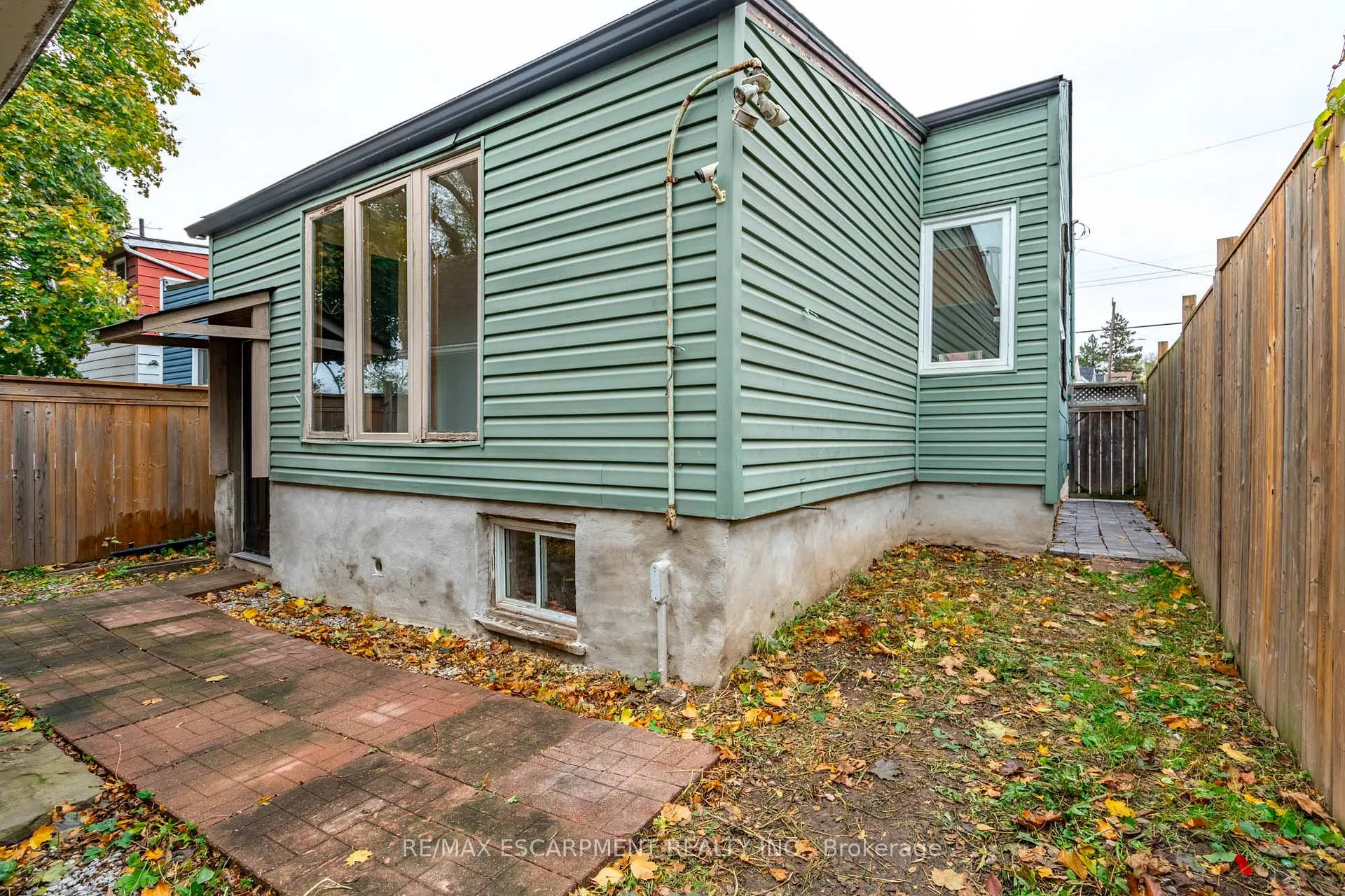 Photo 20 of 49 Jones Street, Hamilton, Strathcona — HOMEH