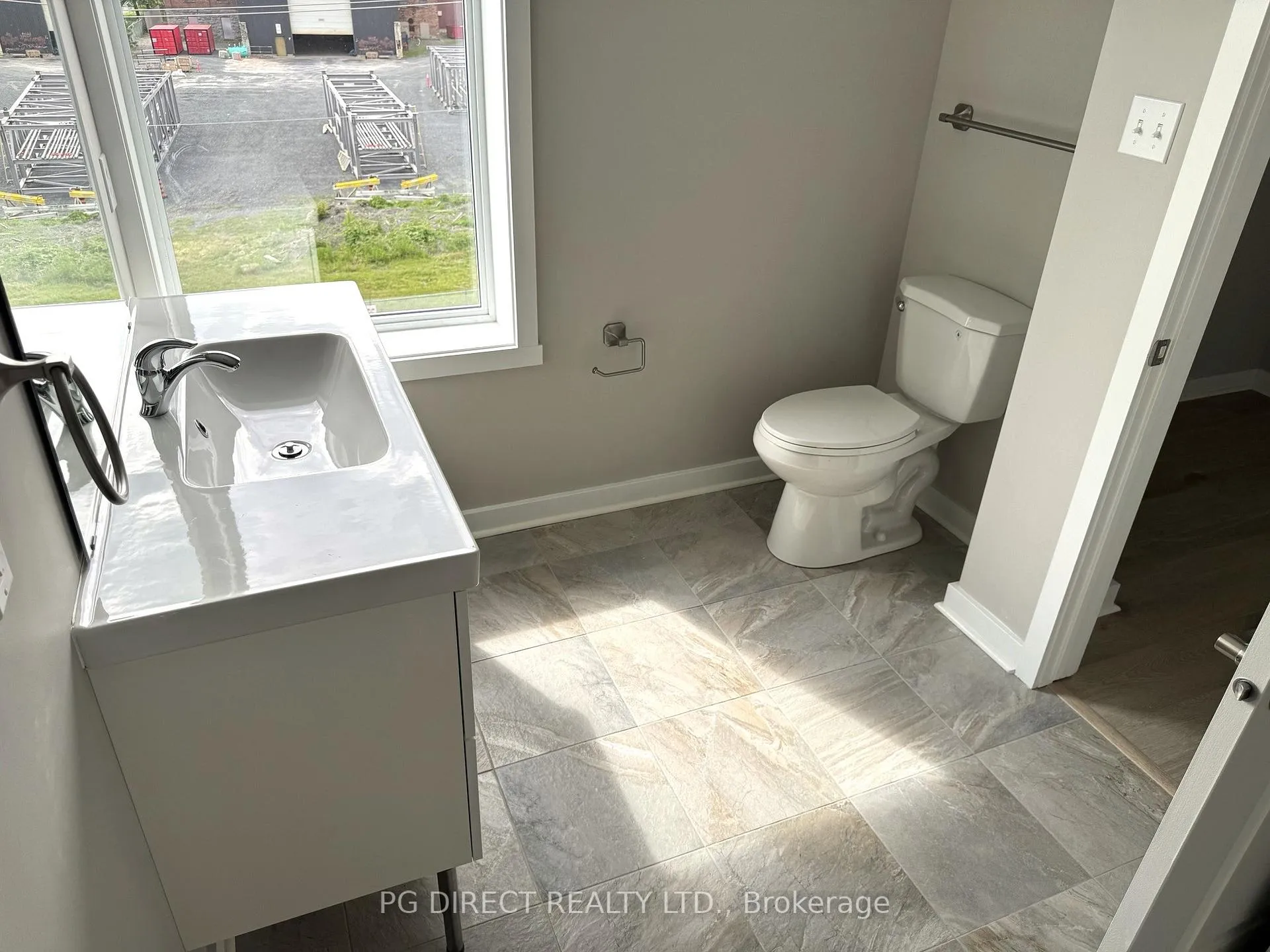 Photo 8 of Unit 501, 150 Edward Street S, Cornwall — HOMEH