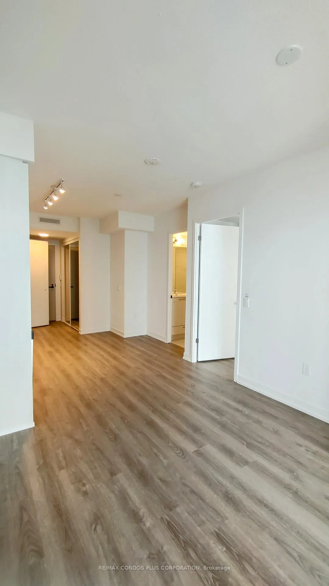 Photo 6 of Unit 2316, 195 Commerce Street, Vaughan, Vaughan Corporate Centre — HOMEH