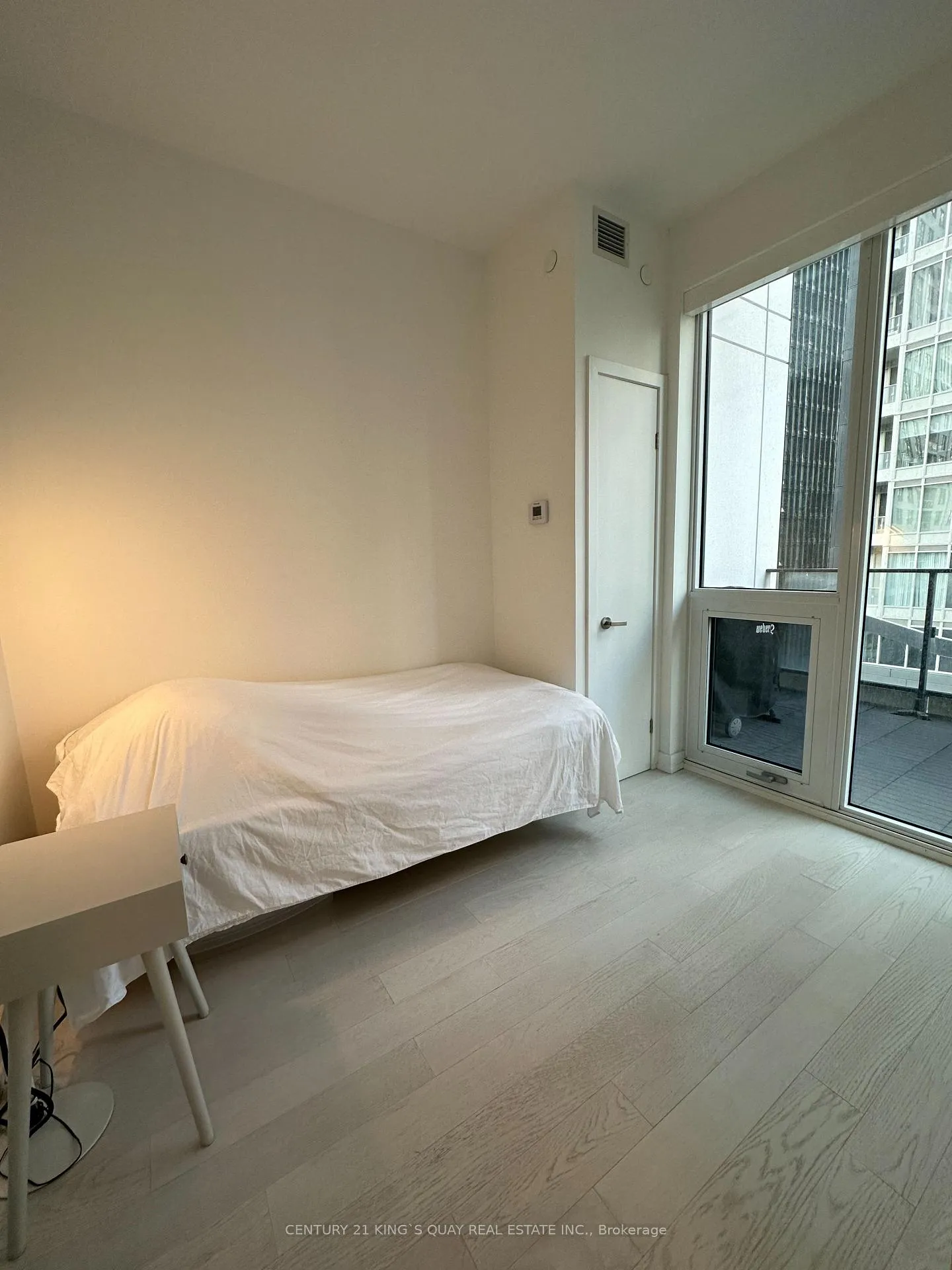 Photo 3 of Unit 719, 77 Shuter Street, Toronto, Church-Yonge Corridor — HOMEH
