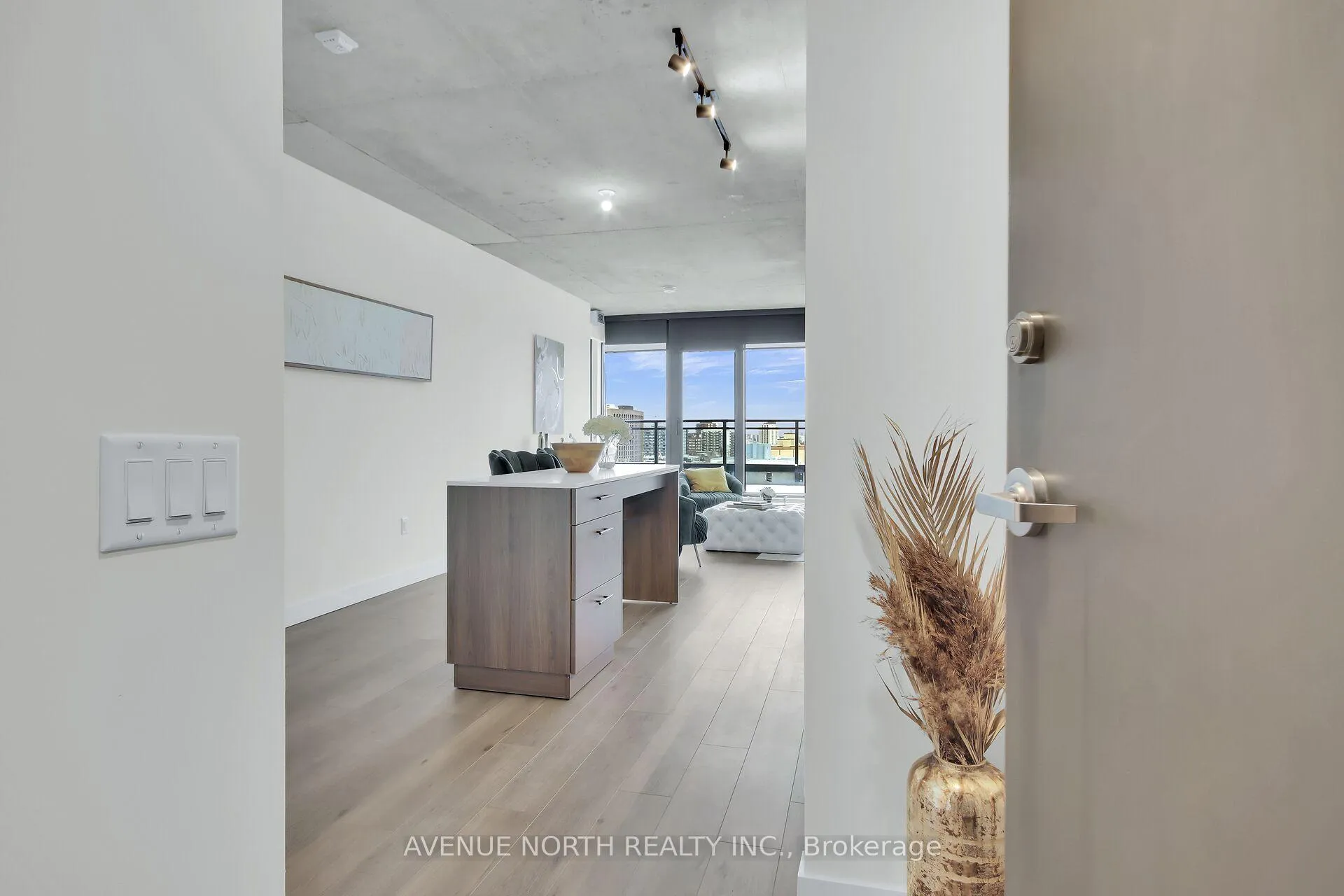 Photo 4 of Unit LPH6/806, 10 James Street, Ottawa, Ottawa Centre — HOMEH