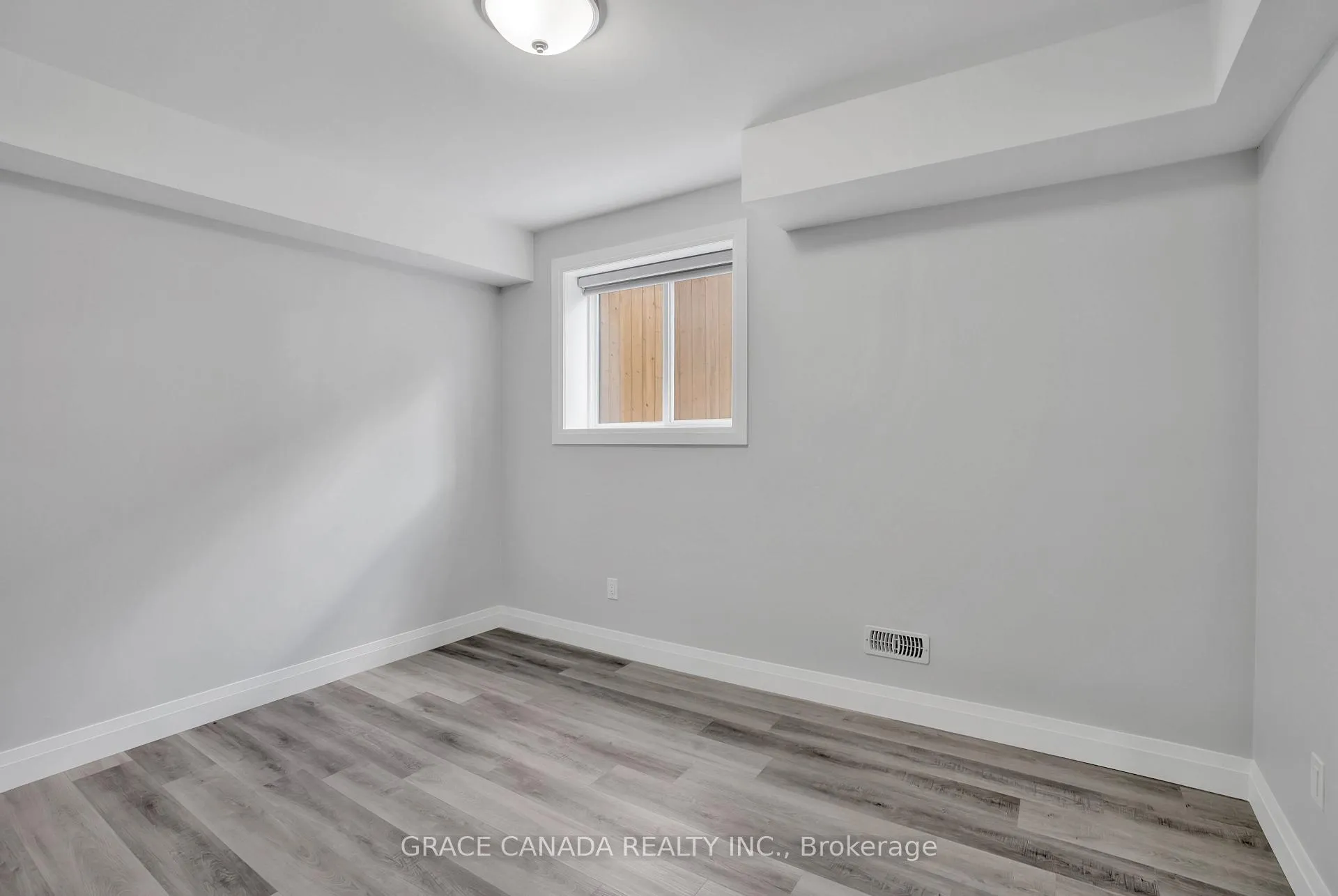Photo 13 of Unit C, 1657 Windsor Avenue, Windsor — HOMEH