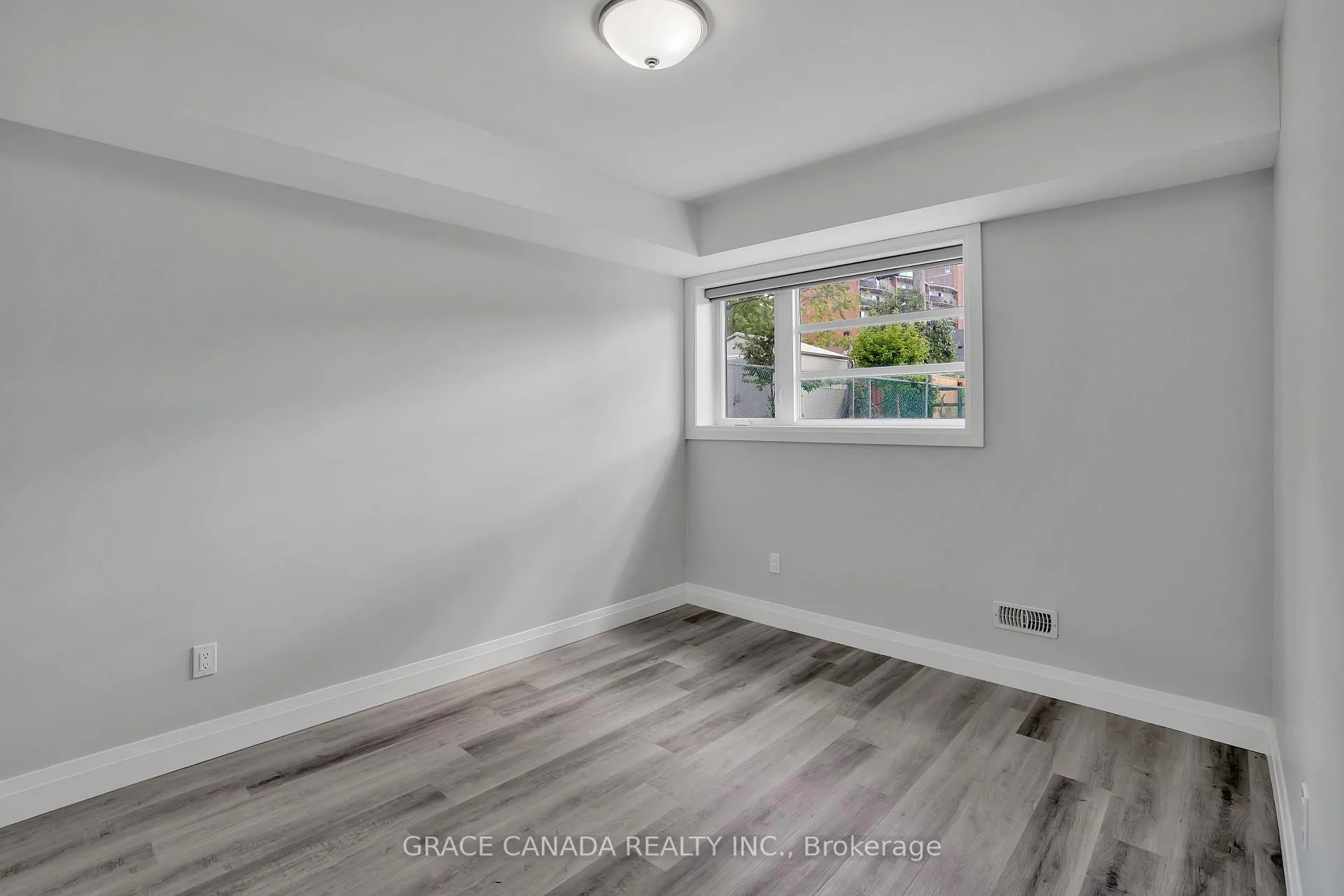 Photo 16 of Unit C, 1657 Windsor Avenue, Windsor — HOMEH