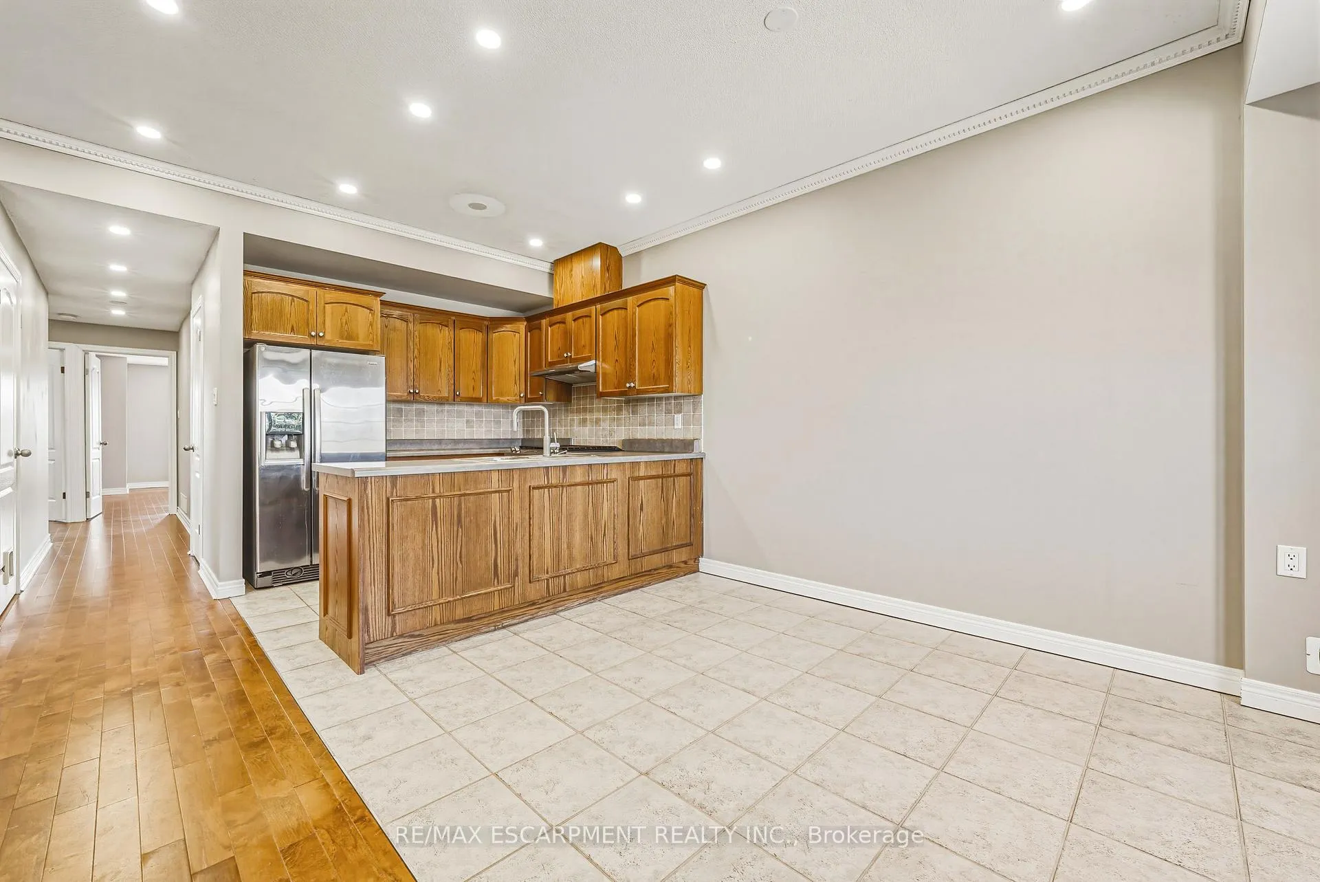 Photo 8 of Unit 14, 2 Harbour Drive, Hamilton, Lakeshore — HOMEH
