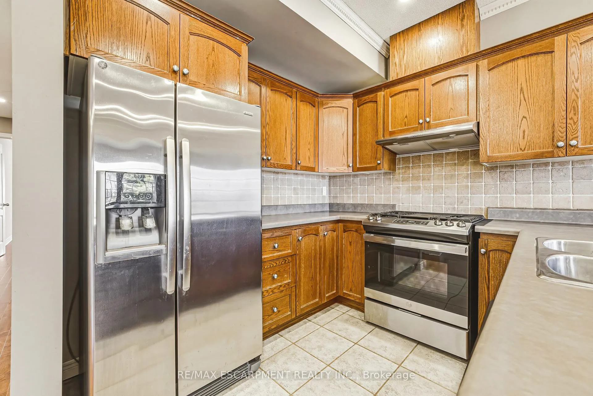 Photo 12 of Unit 14, 2 Harbour Drive, Hamilton, Lakeshore — HOMEH