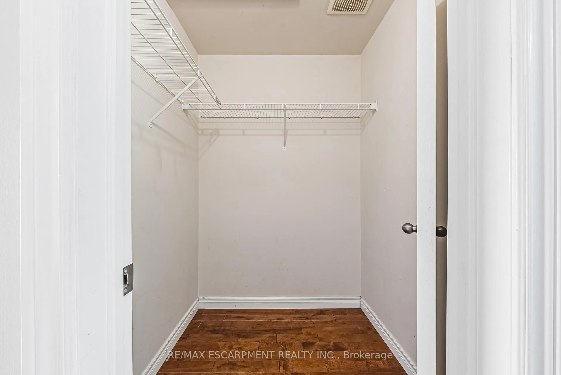 Photo 17 of Unit 14, 2 Harbour Drive, Hamilton, Lakeshore — HOMEH