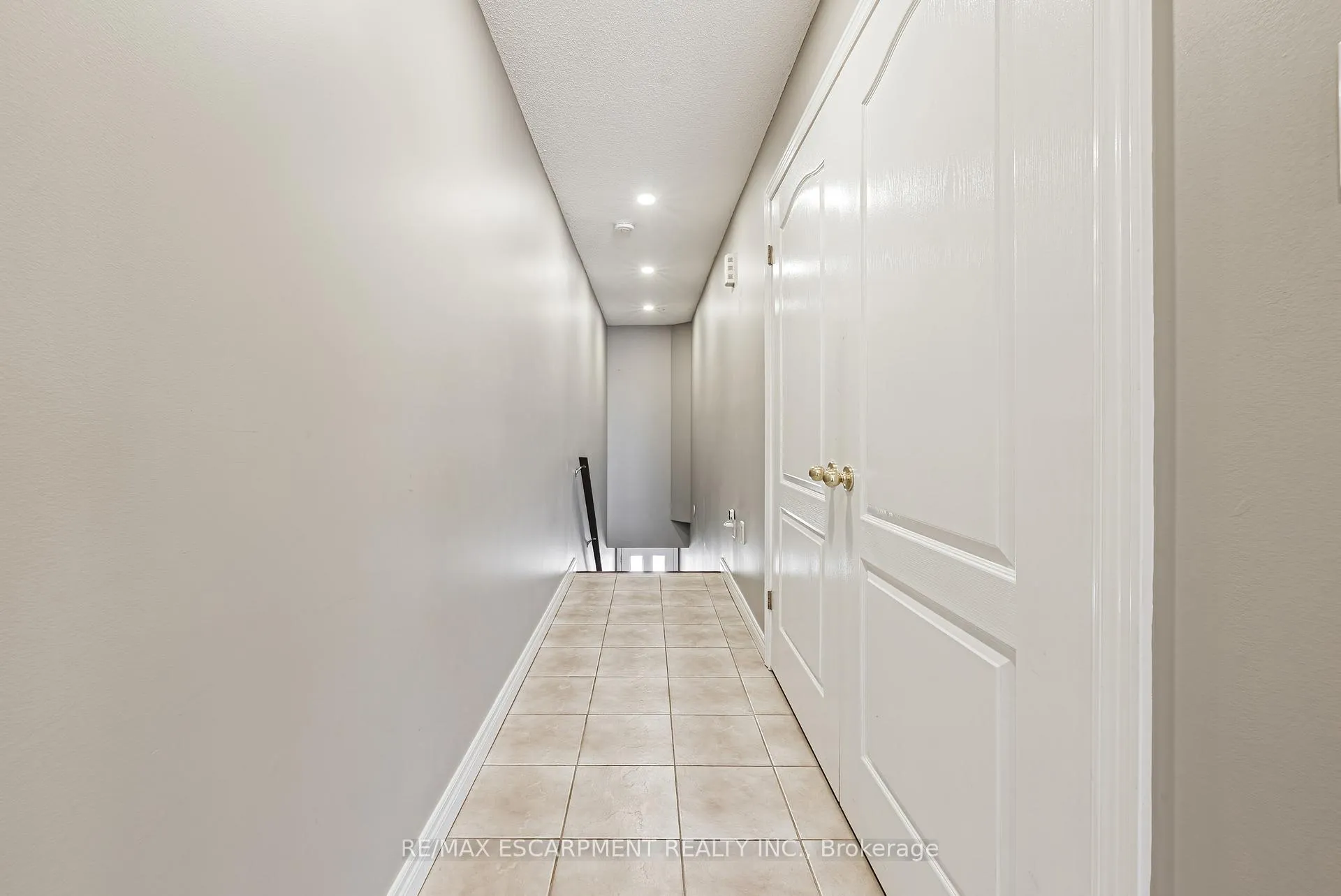 Photo 22 of Unit 14, 2 Harbour Drive, Hamilton, Lakeshore — HOMEH