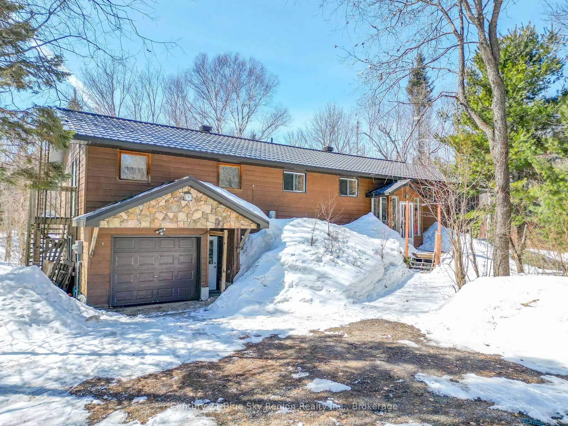 Photo 2 of 55 Chadbourne Drive, North Bay, Airport — HOMEH