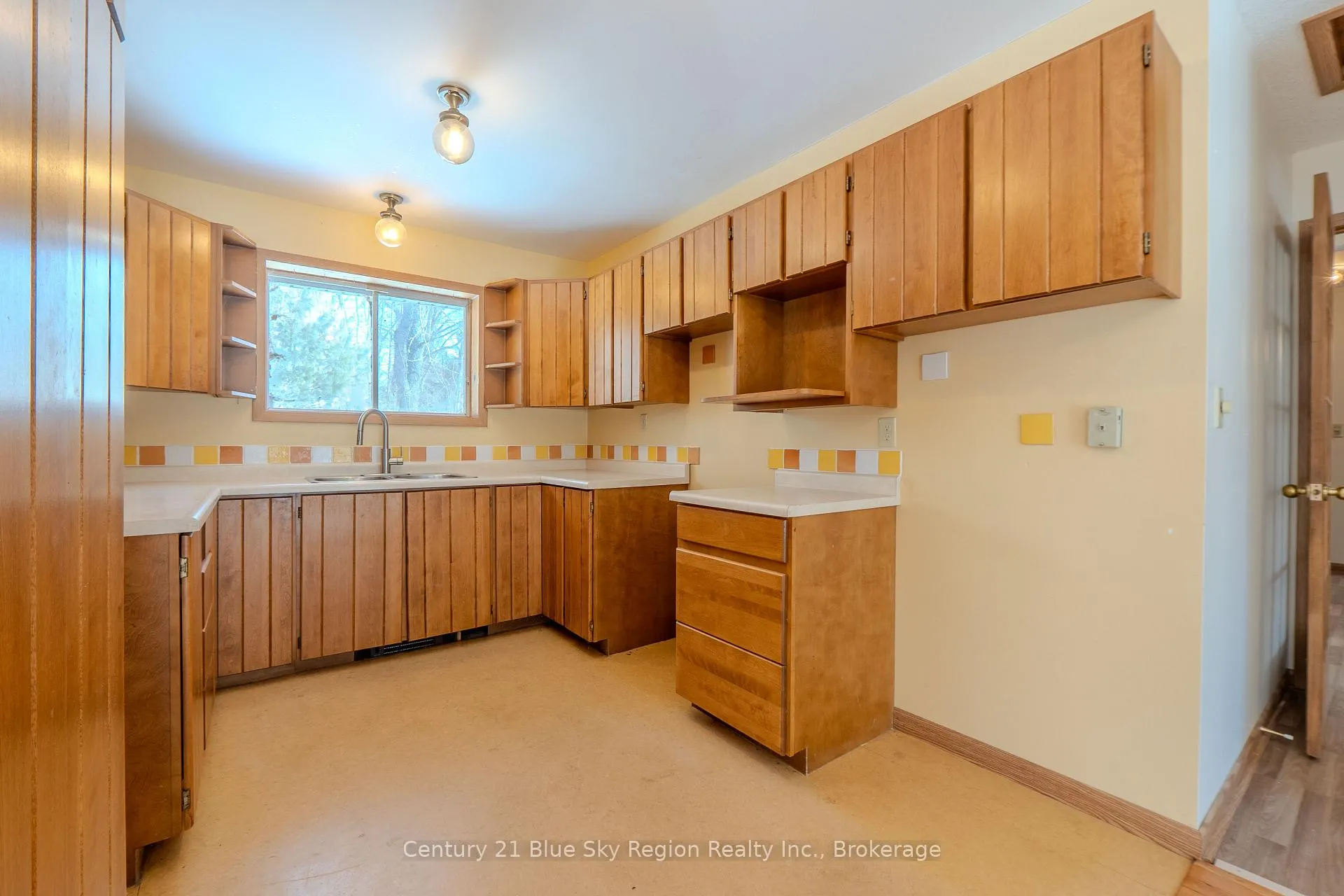 Photo 21 of 55 Chadbourne Drive, North Bay, Airport — HOMEH