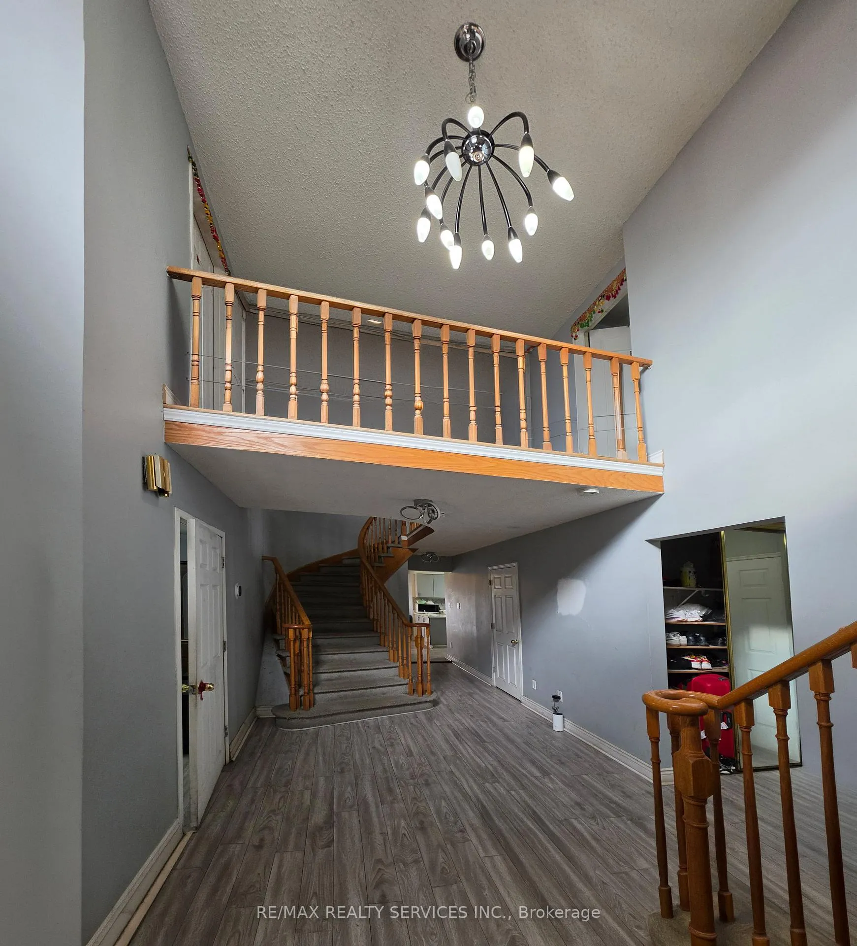 Photo 7 of 377 Mill Street S, Brampton, Brampton South — HOMEH