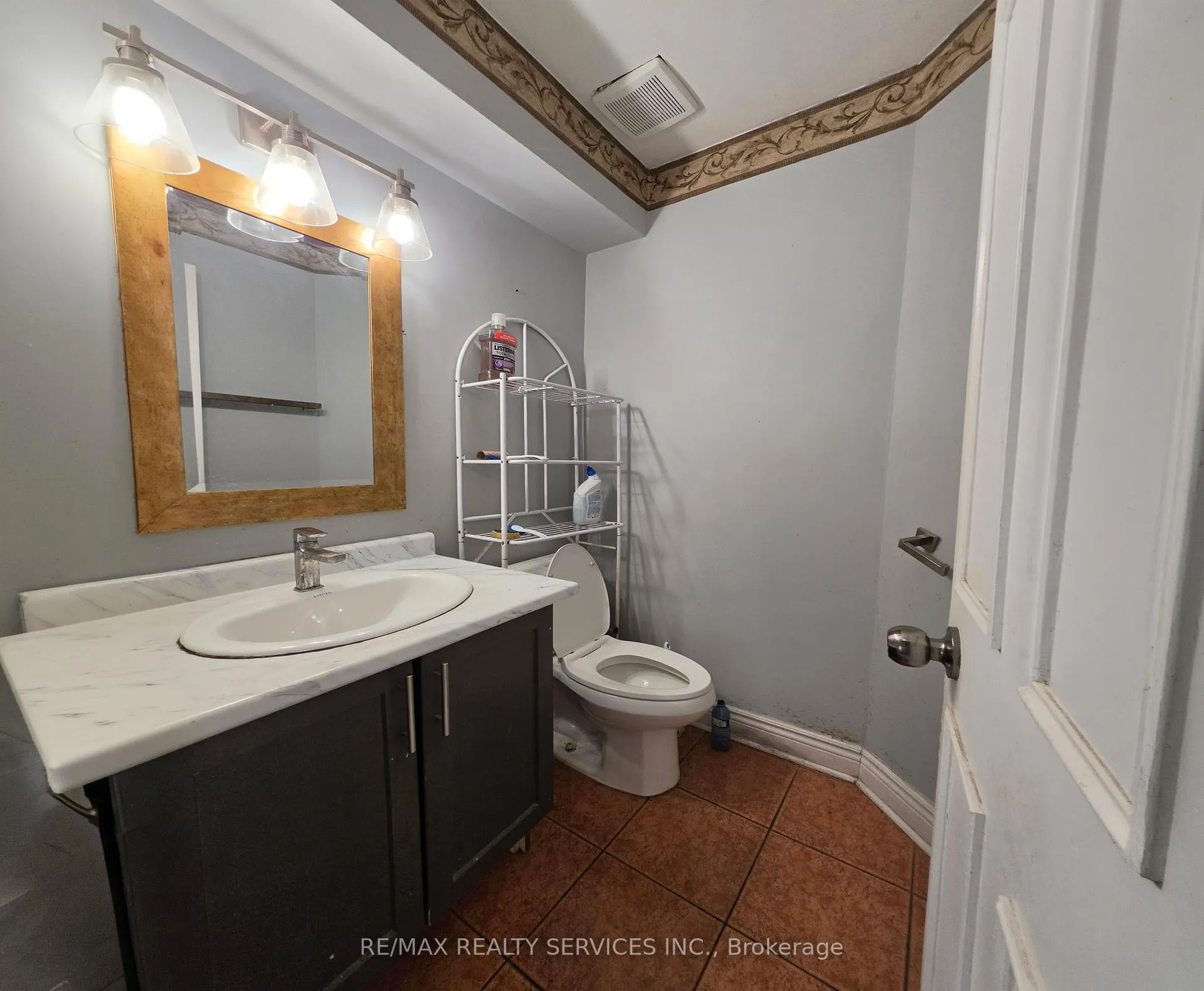 Photo 10 of 377 Mill Street S, Brampton, Brampton South — HOMEH
