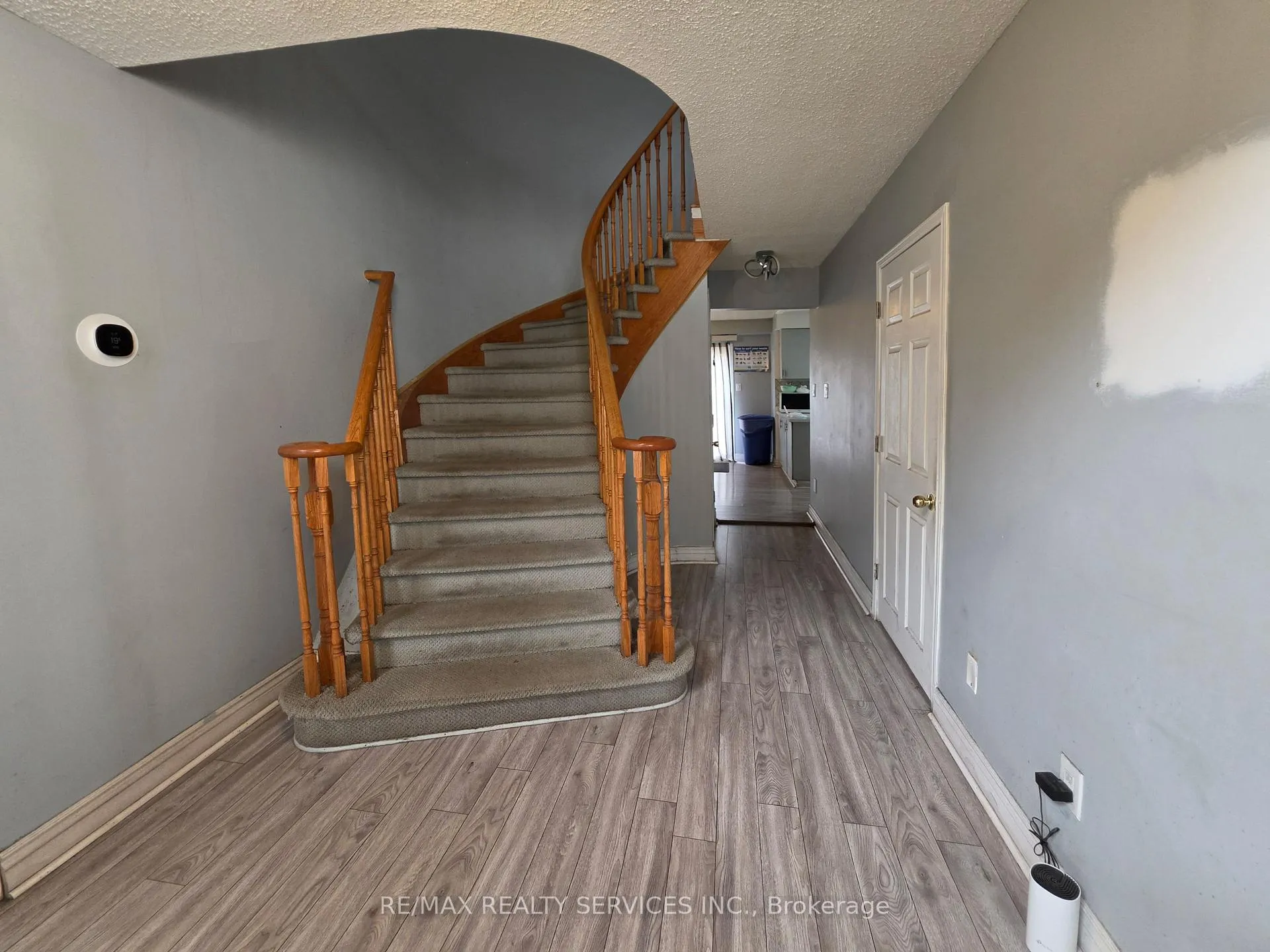 Photo 11 of 377 Mill Street S, Brampton, Brampton South — HOMEH