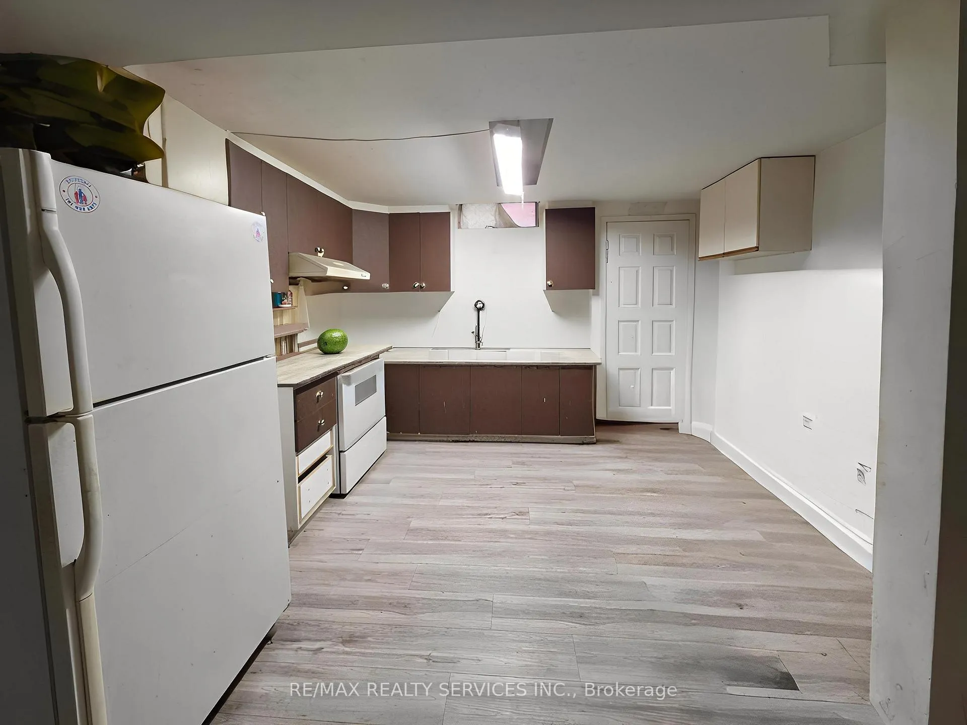 Photo 38 of 377 Mill Street S, Brampton, Brampton South — HOMEH