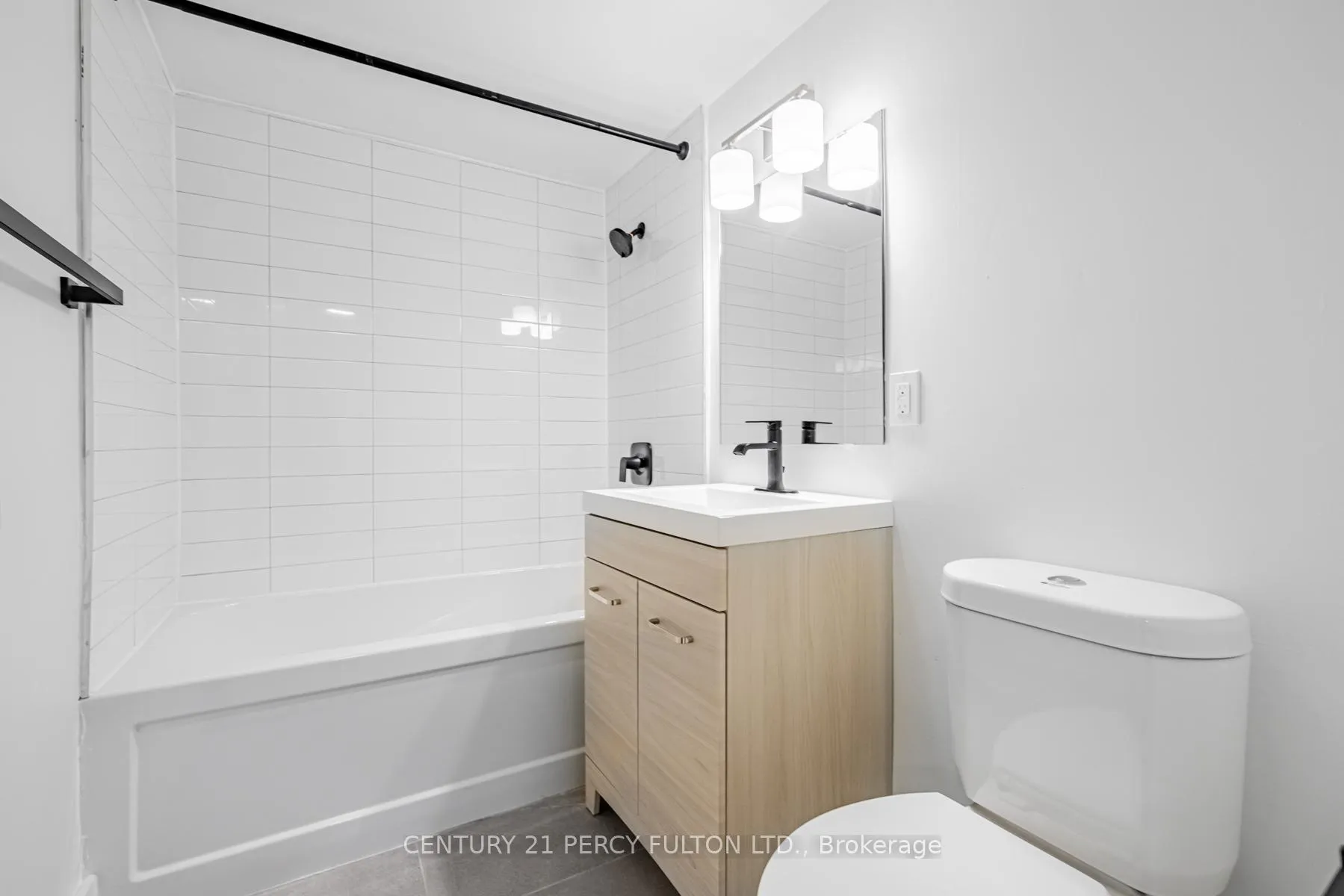Photo 3 of Unit 702, 2 Park Vista Drive, Toronto, O'Connor-Parkview — HOMEH