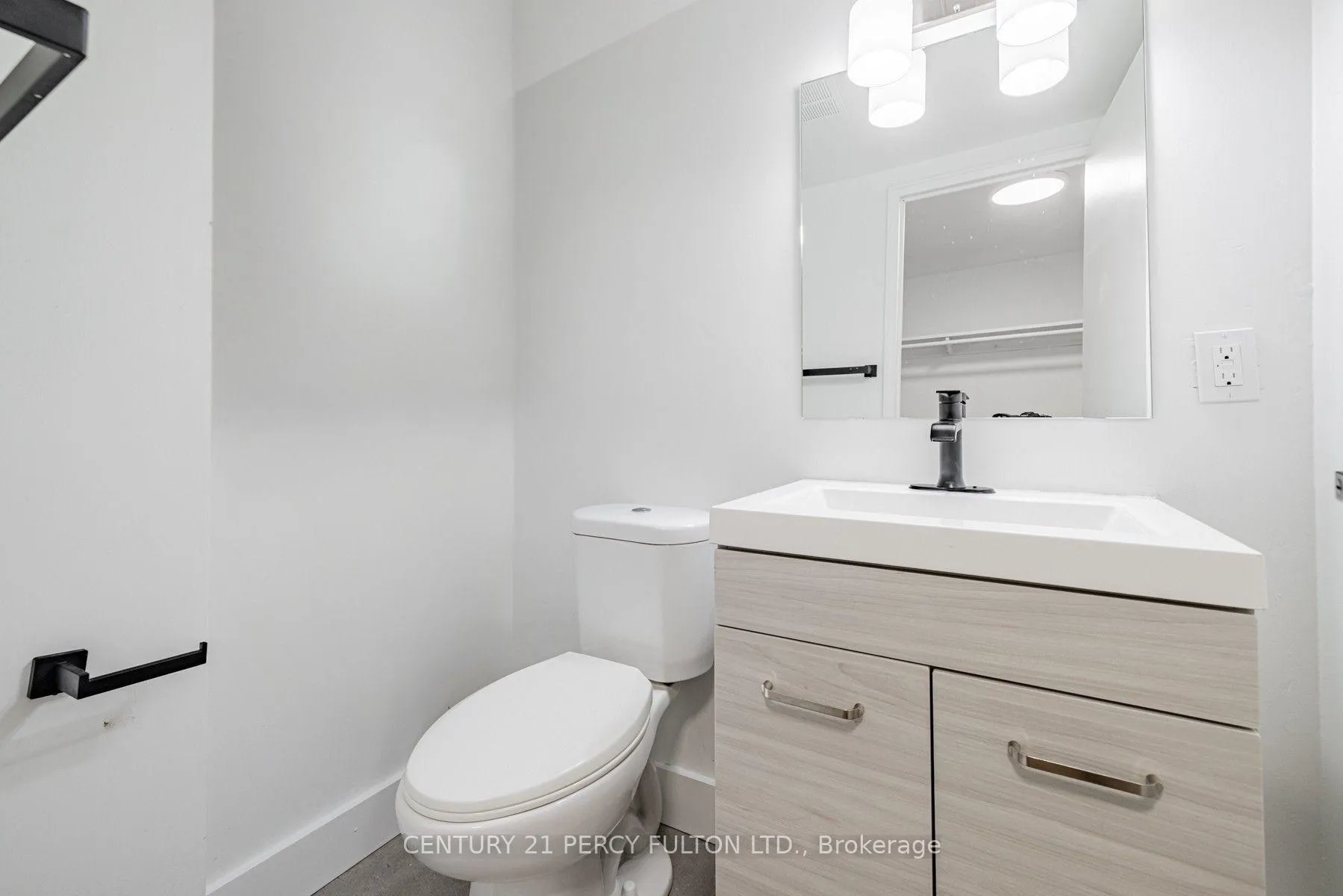 Photo 4 of Unit 702, 2 Park Vista Drive, Toronto, O'Connor-Parkview — HOMEH