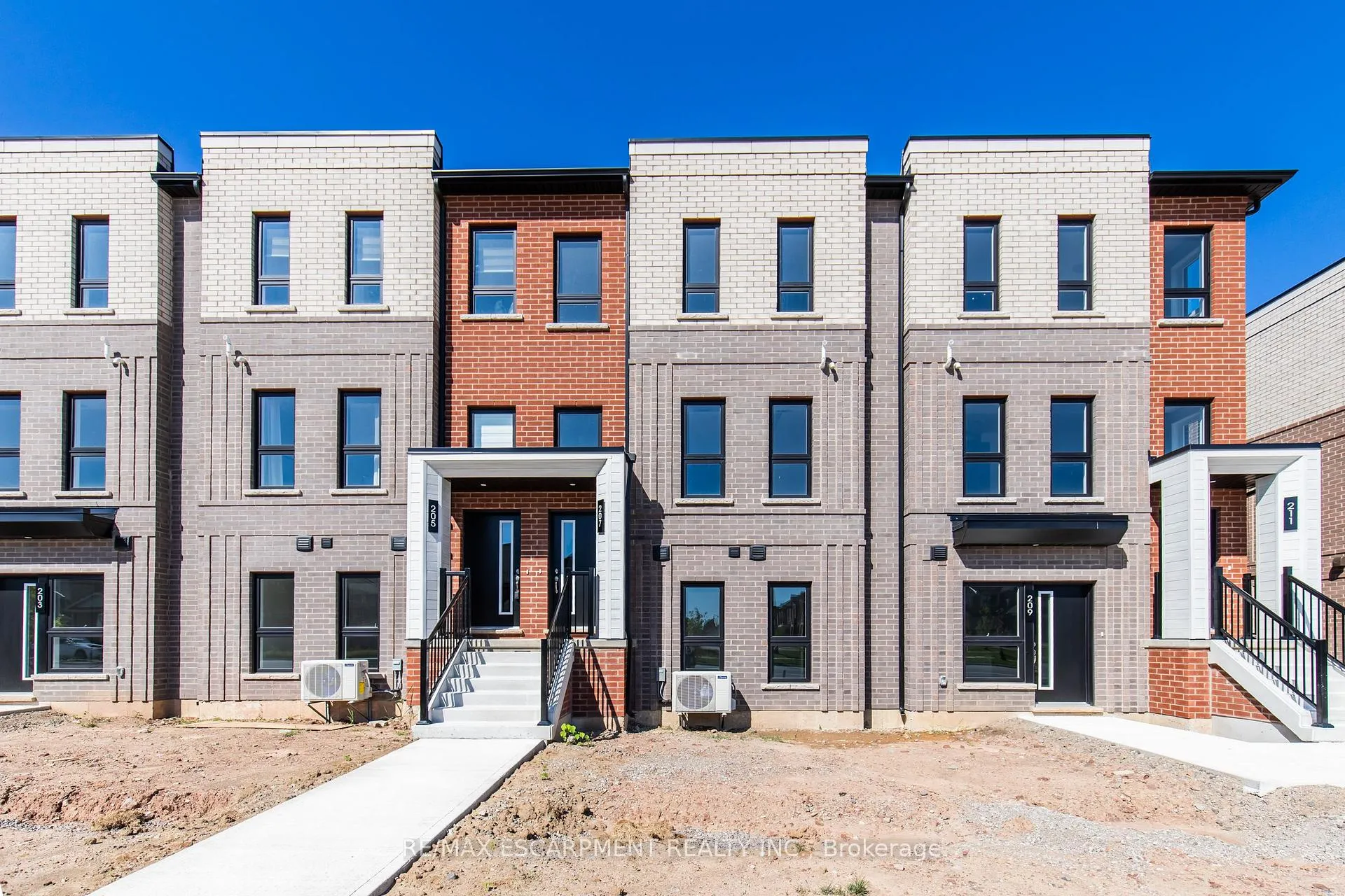 Photo 1 of Unit 16, 70 Kenesky Drive, Hamilton, Waterdown — HOMEH