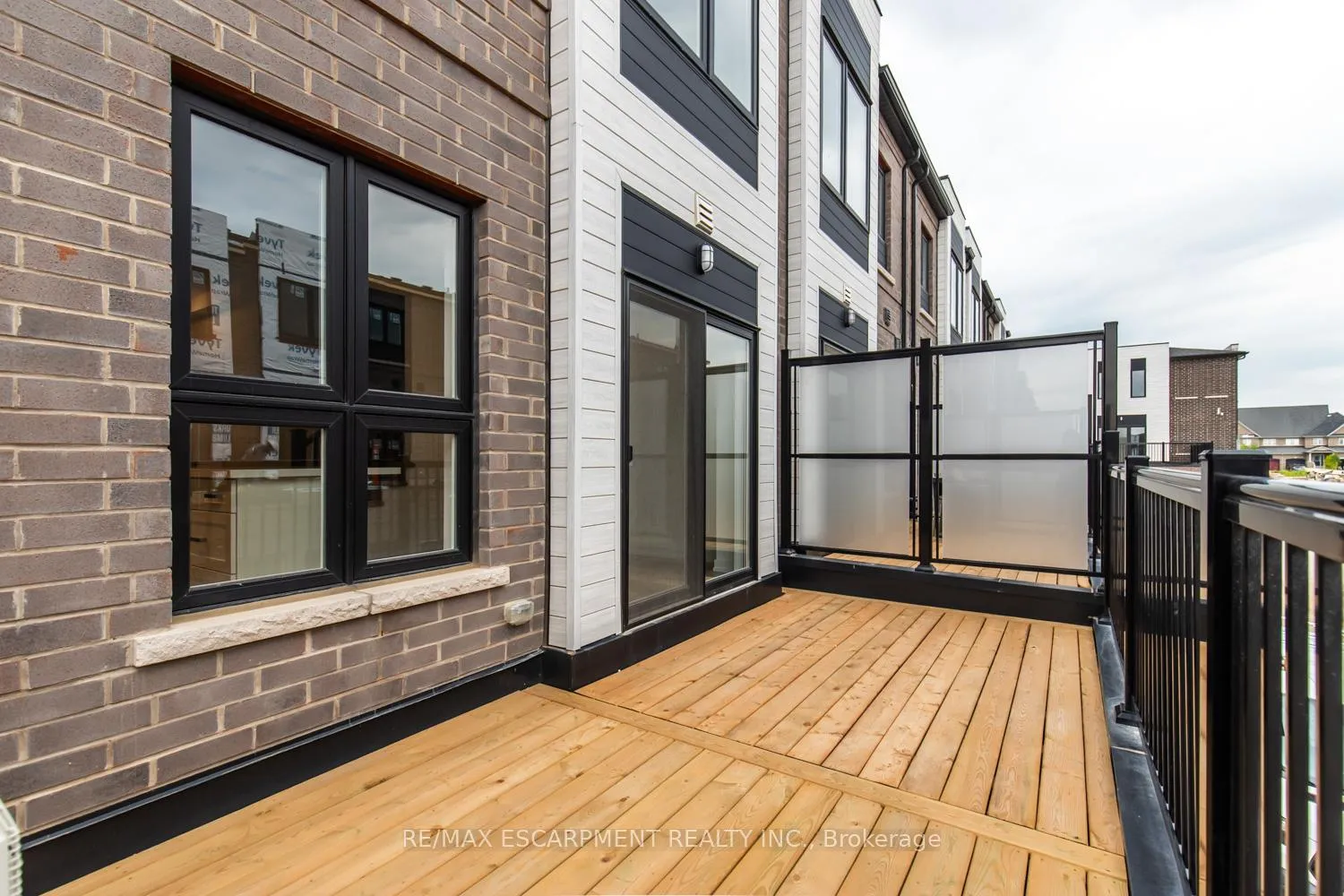 Photo 12 of Unit 16, 70 Kenesky Drive, Hamilton, Waterdown — HOMEH