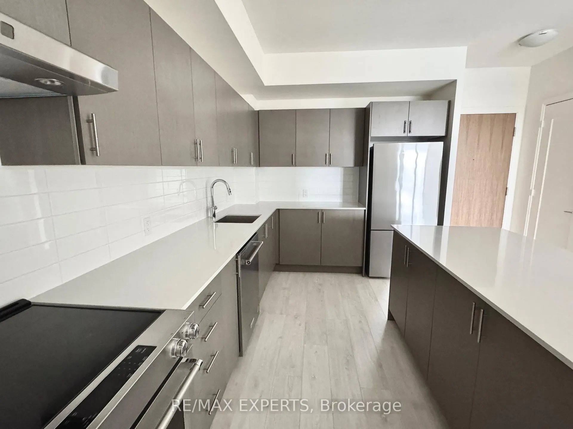 Photo 5 of Unit 221, 8960 Jane Street, Vaughan, Concord — HOMEH