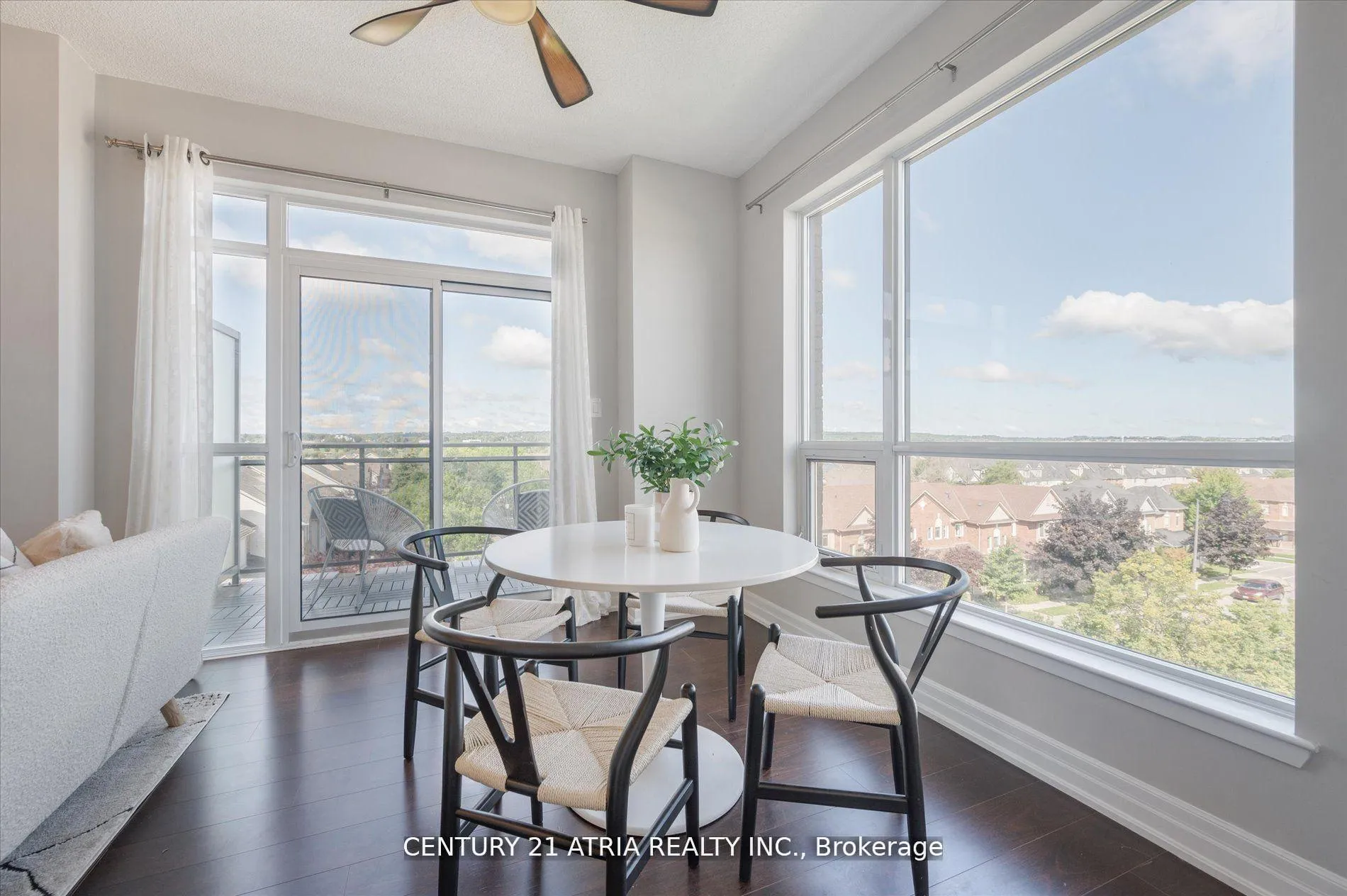 Photo 8 of Unit 423, 111 Civic Square Gate, Aurora, Bayview Wellington — HOMEH