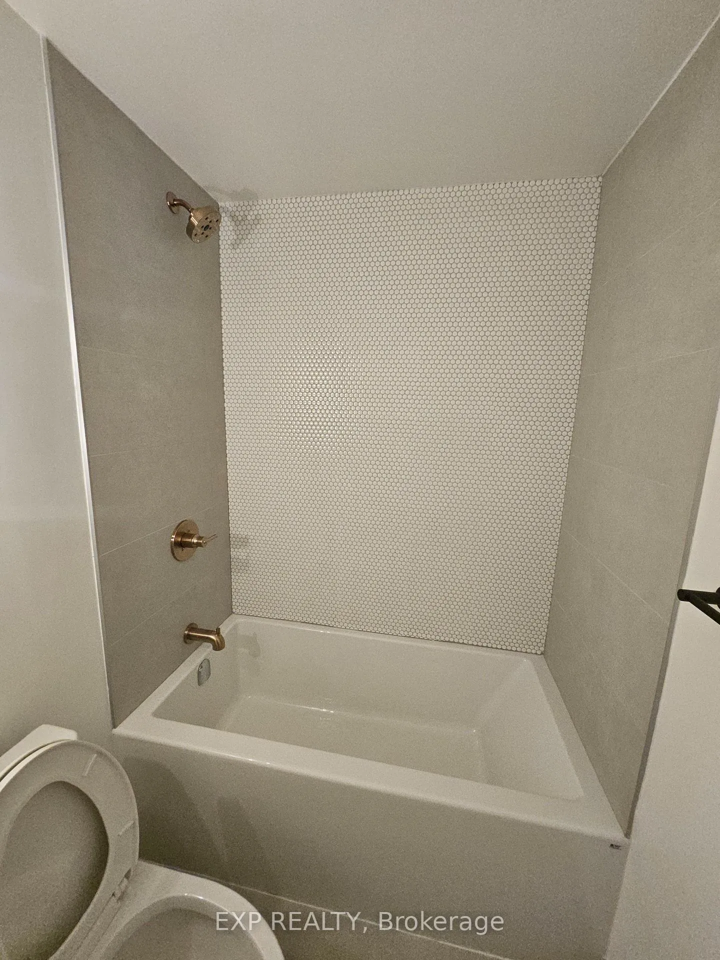 Photo 8 of Unit 209, 1285 Queen Street E, Toronto, Greenwood-Coxwell — HOMEH