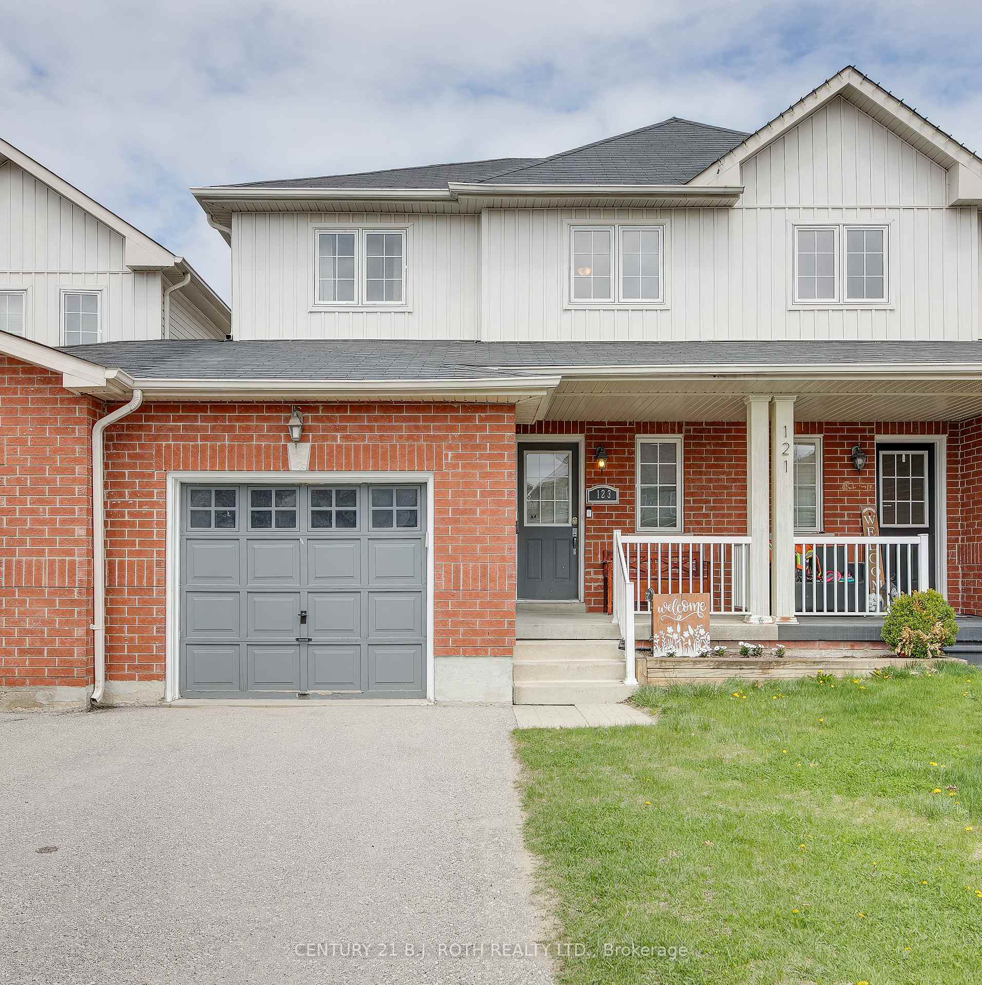 Front of 123 Stonemount Crescent