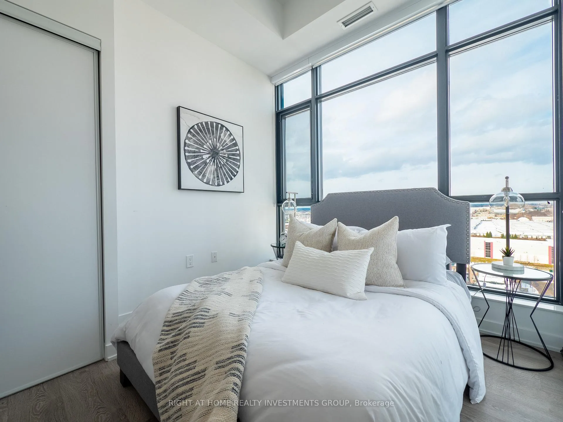 Photo 8 of Unit PH04, 120 Eagle Rock Way, Vaughan, Rural Vaughan — HOMEH