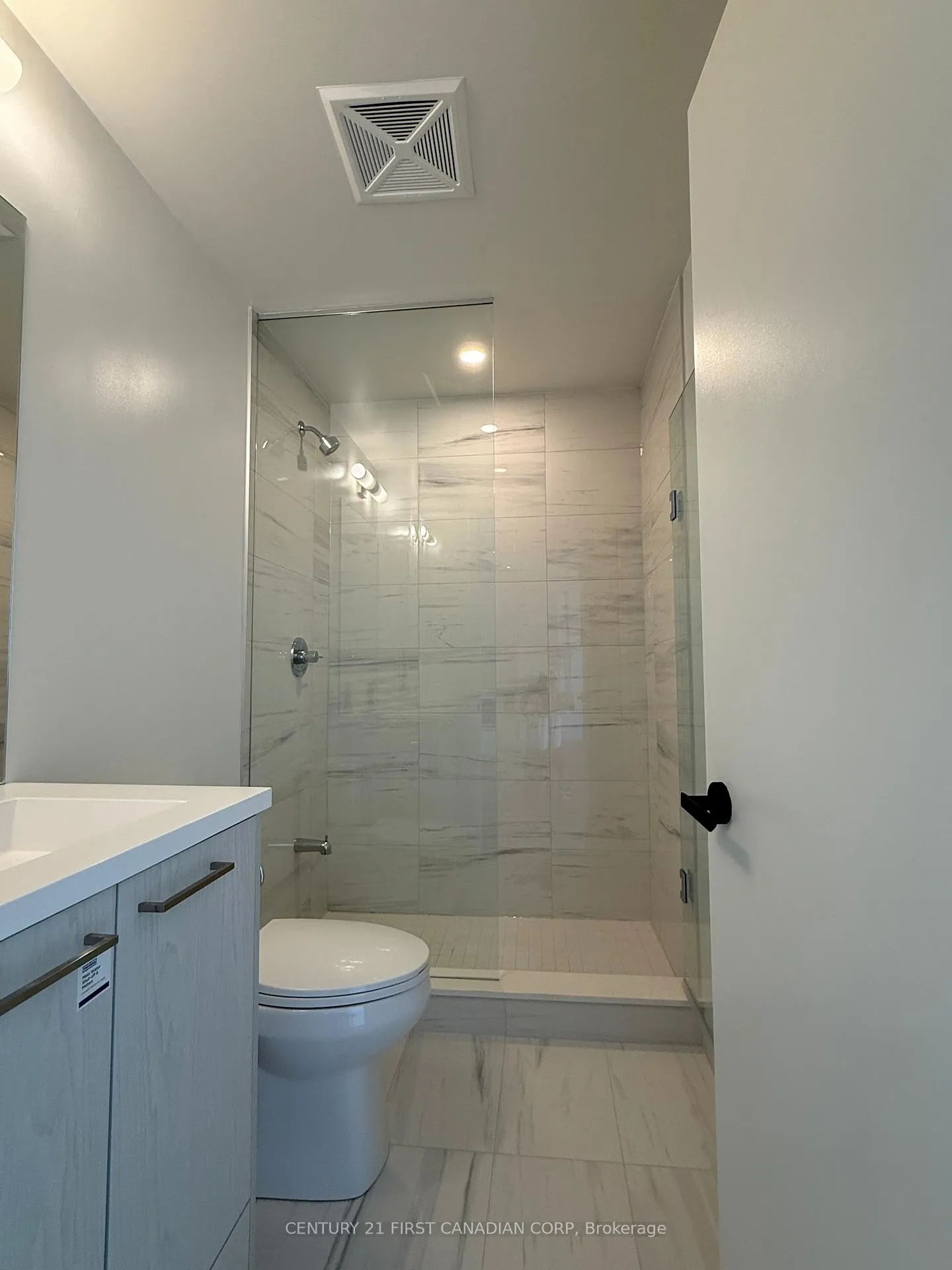 Photo 10 of Unit D-3705, 28 Interchange Way, Vaughan, Vaughan Corporate Centre — HOMEH