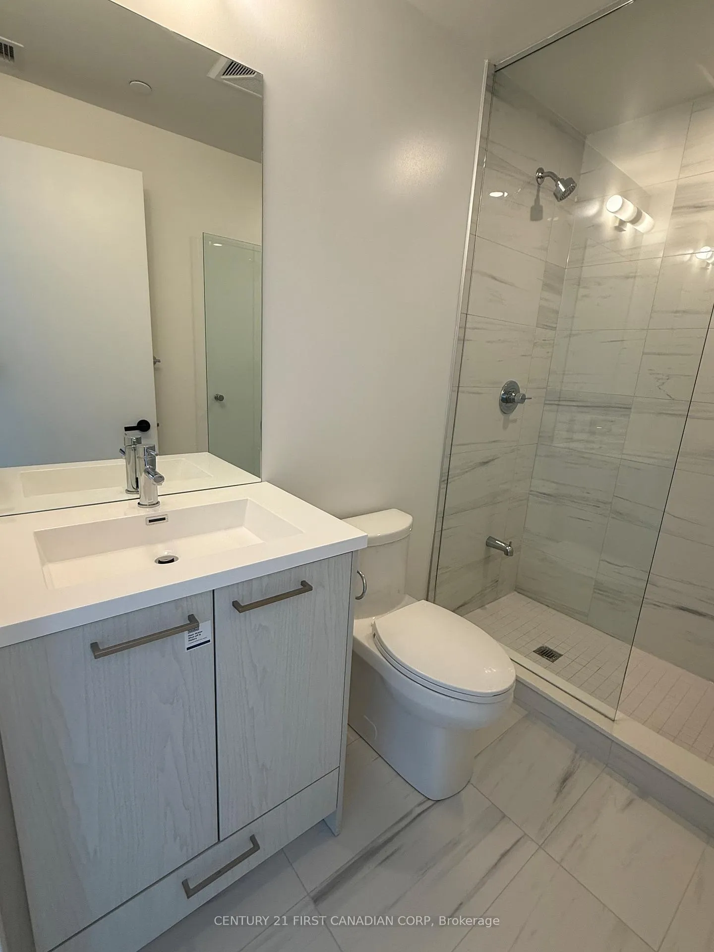 Photo 11 of Unit D-3705, 28 Interchange Way, Vaughan, Vaughan Corporate Centre — HOMEH