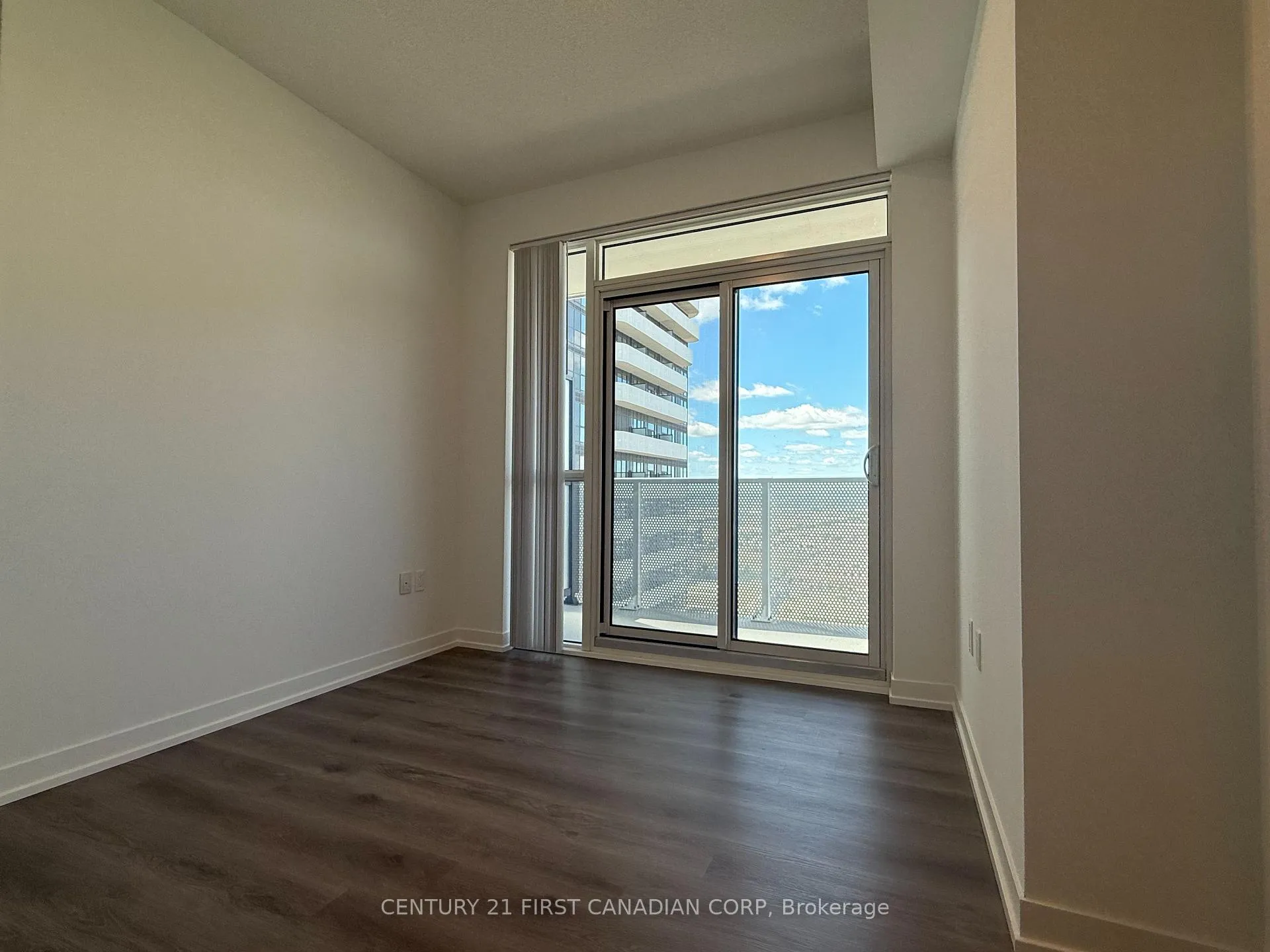 Photo 12 of Unit D-3705, 28 Interchange Way, Vaughan, Vaughan Corporate Centre — HOMEH