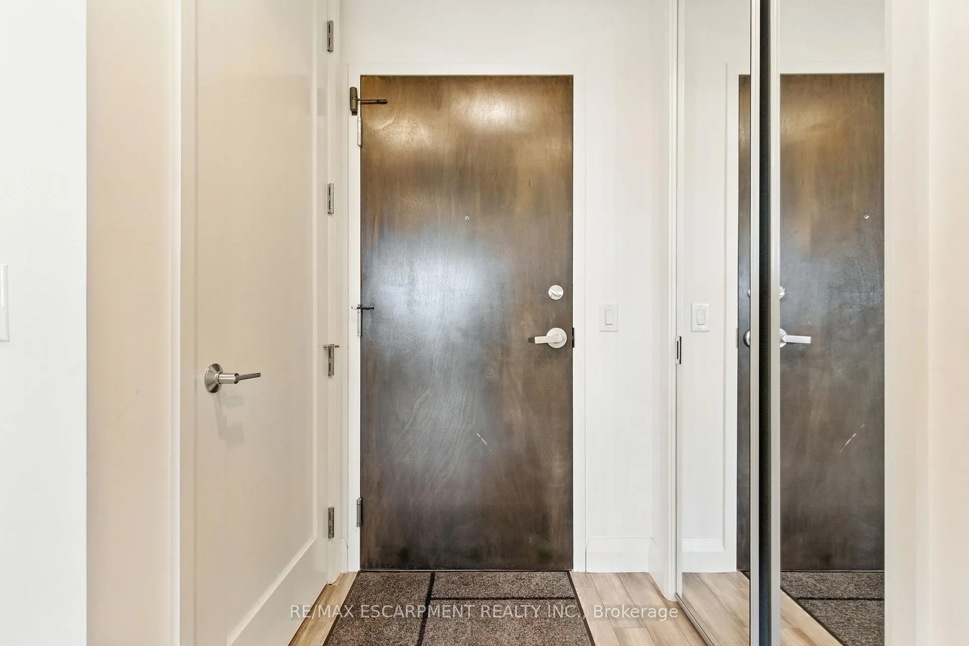 Photo 6 of Unit 523, 118 King Street E, Hamilton, Beasley — HOMEH