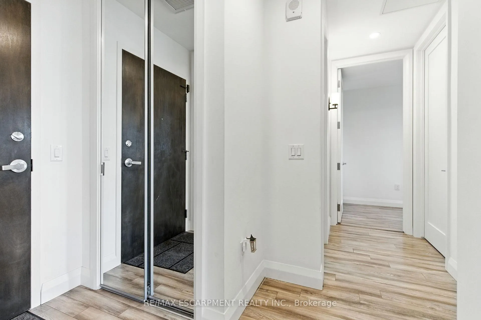 Photo 20 of Unit 523, 118 King Street E, Hamilton, Beasley — HOMEH