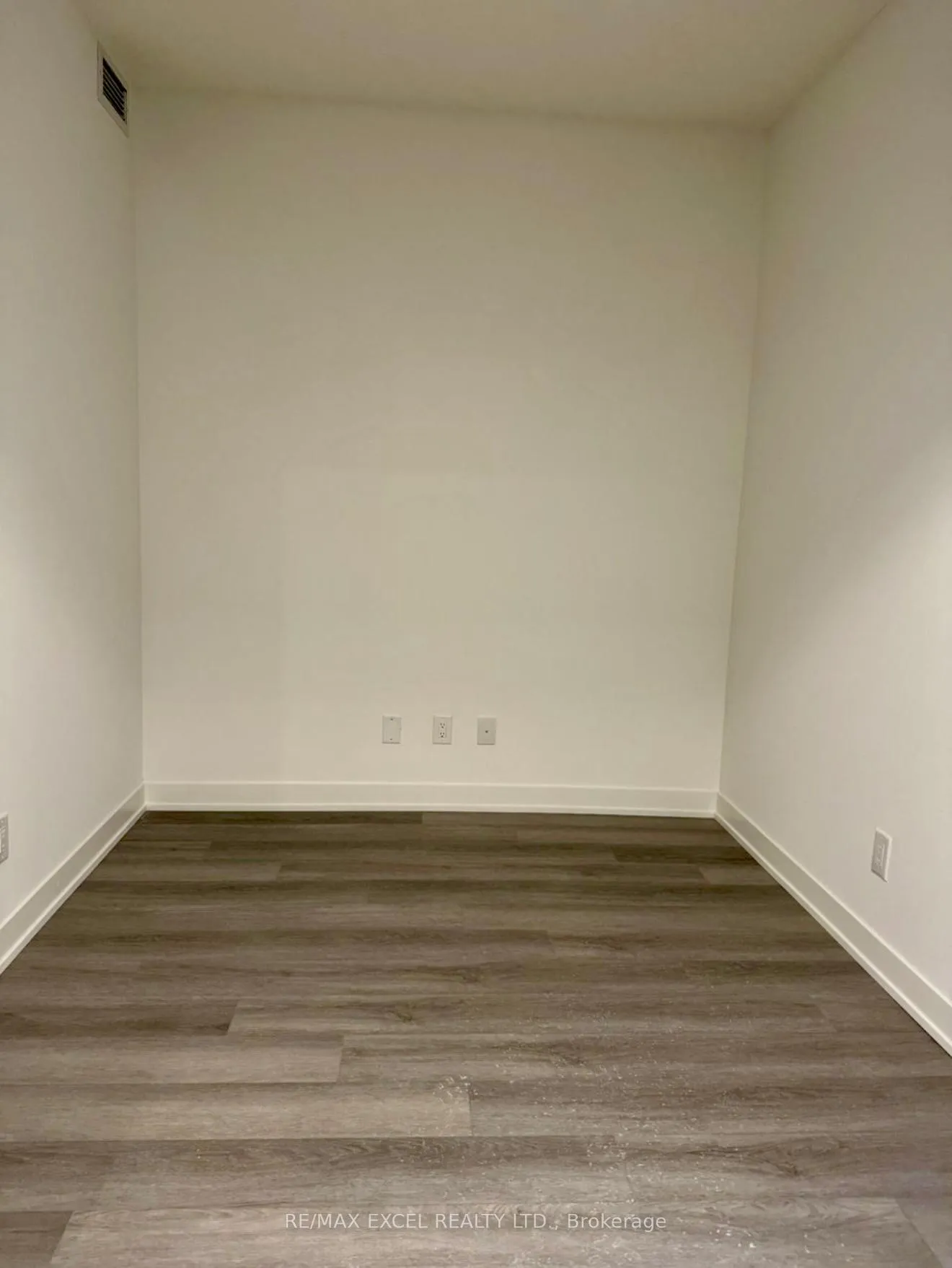 Photo 5 of Unit 814, 8119 Birchmount Road, Markham, Unionville — HOMEH