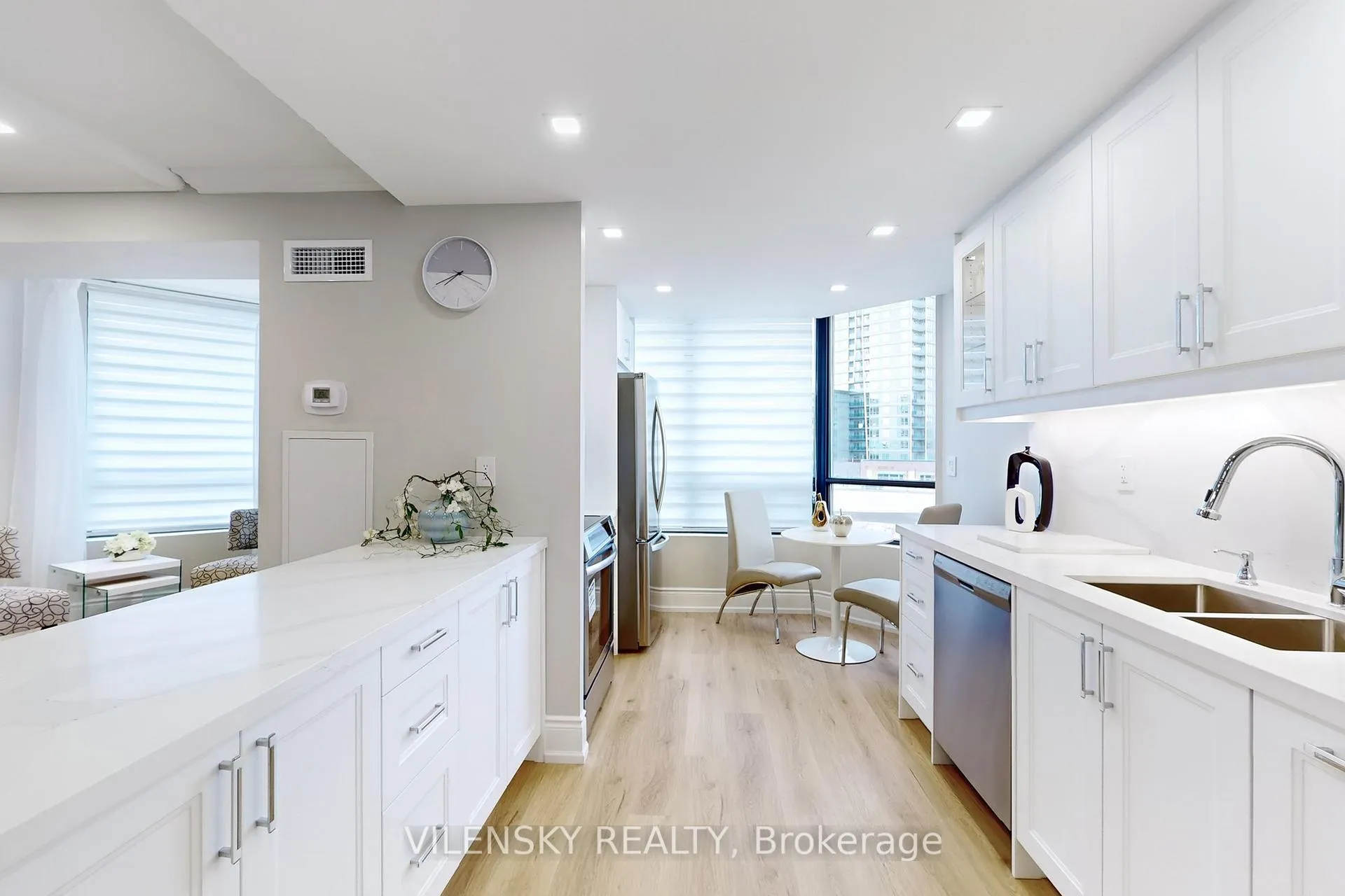 Front of Unit 514, 7460 Bathurst Street