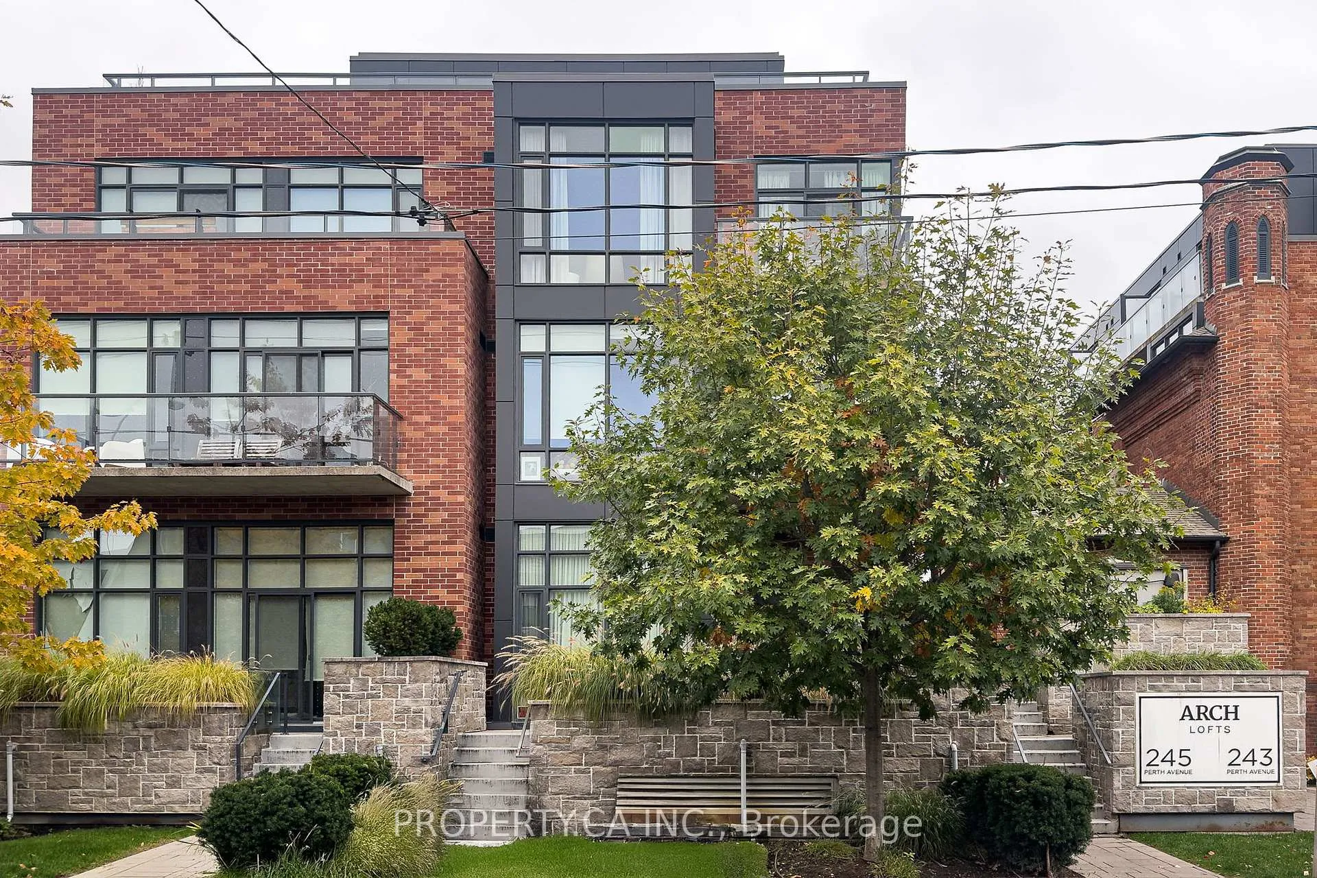 Front of Unit 401, 245 Perth Avenue