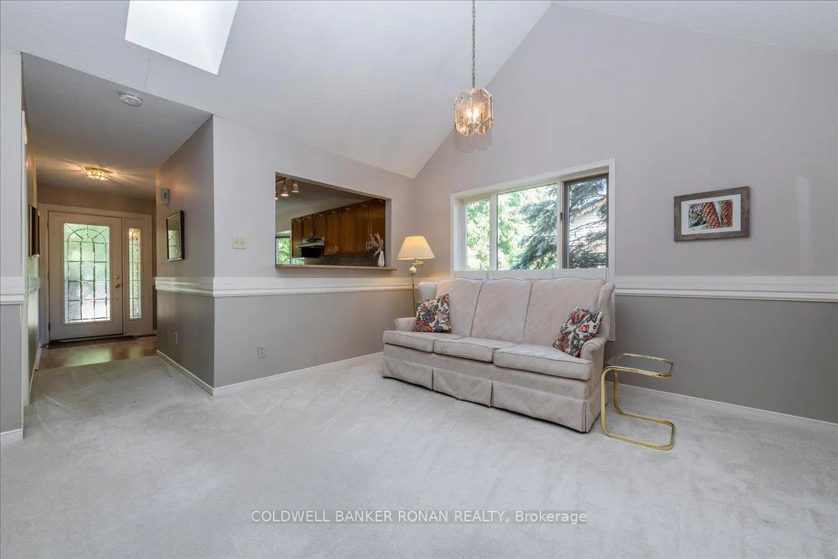 Photo 5 of 126 Green Briar Road, New Tecumseth, Alliston — HOMEH