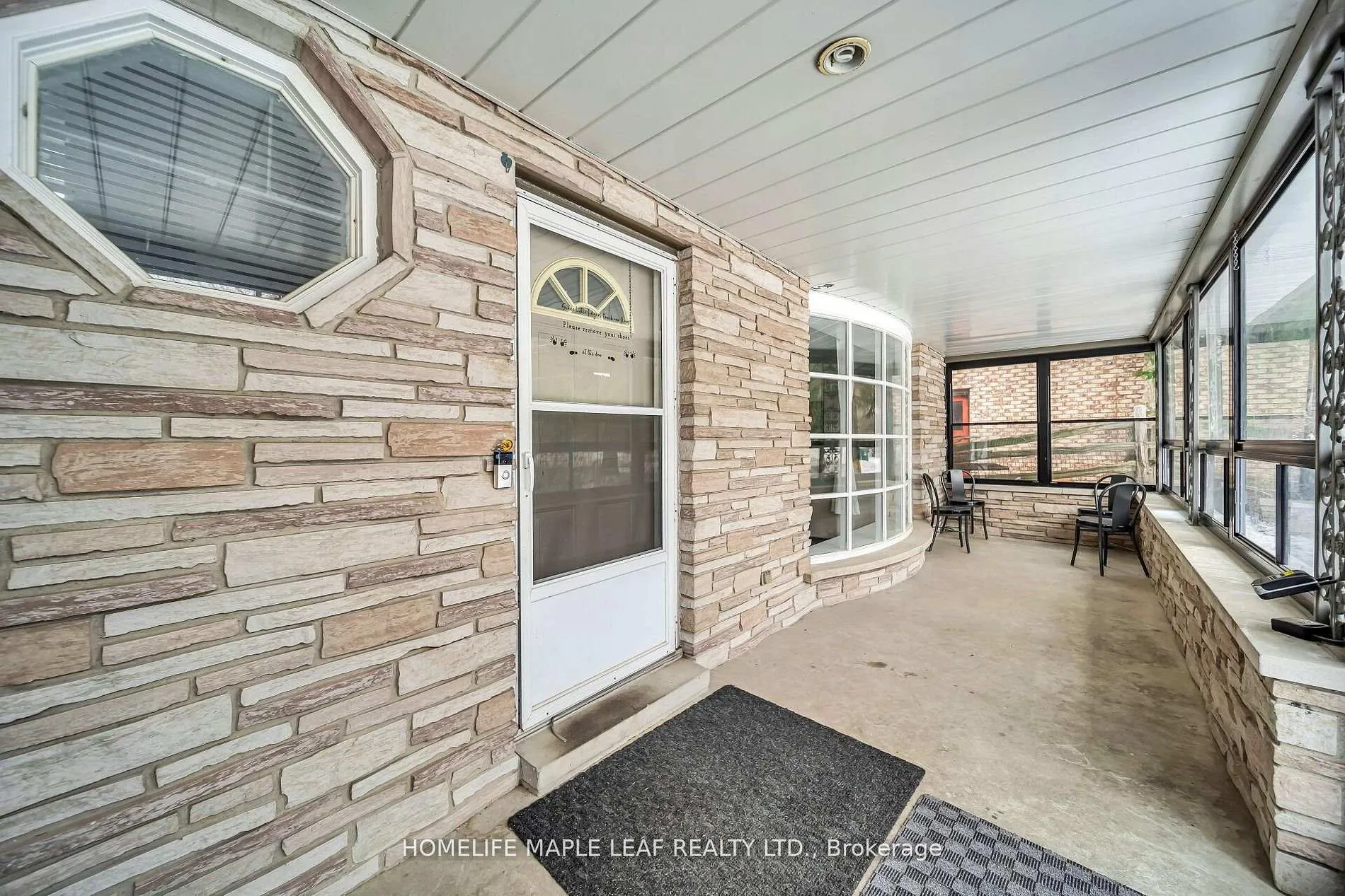 Photo 4 of 46 Chicopee Terrace, Kitchener — HOMEH
