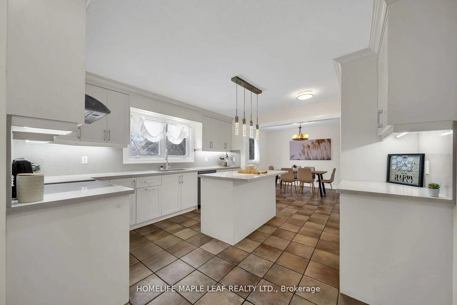 Photo 12 of 46 Chicopee Terrace, Kitchener — HOMEH