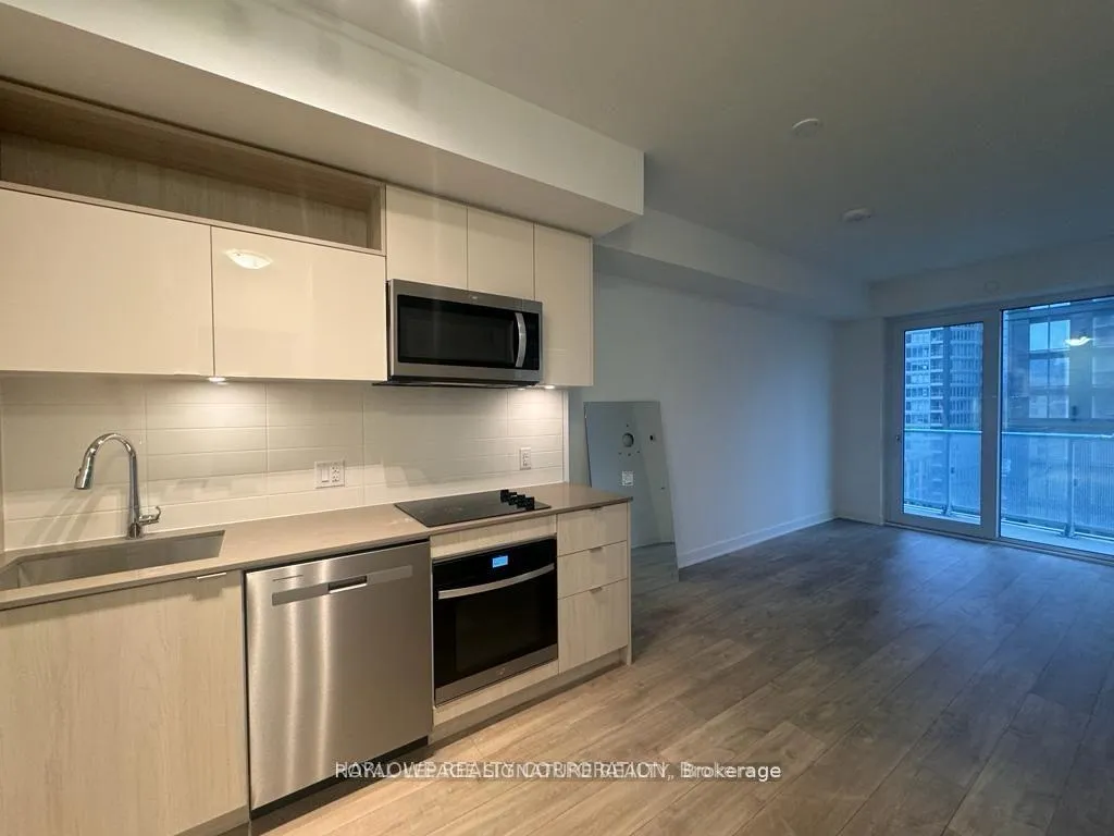 Front of Unit 1408, 100 Dalhousie Street