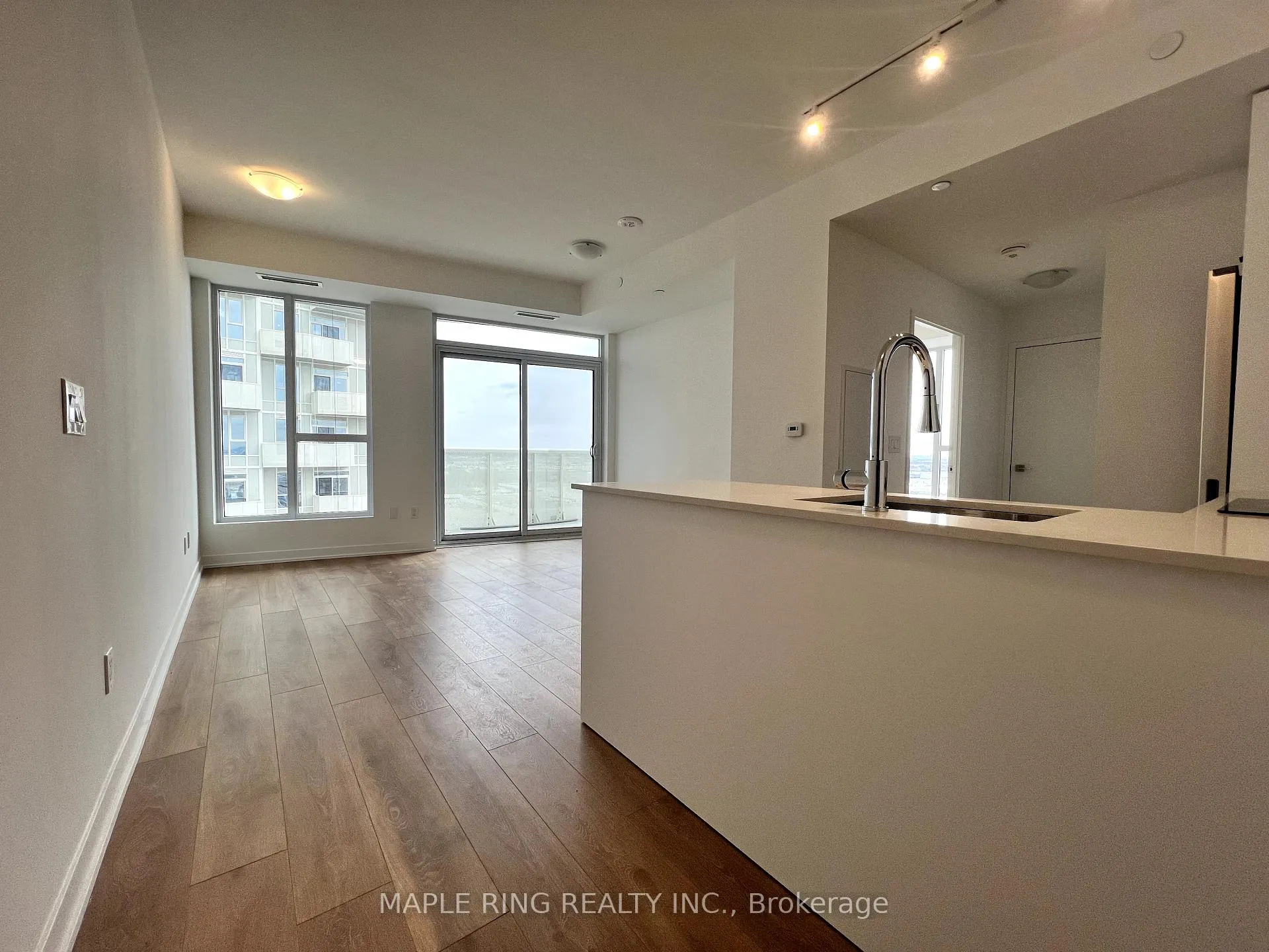 Photo 1 of Unit 1518, 10 Abeja Road, Vaughan, Concord — HOMEH
