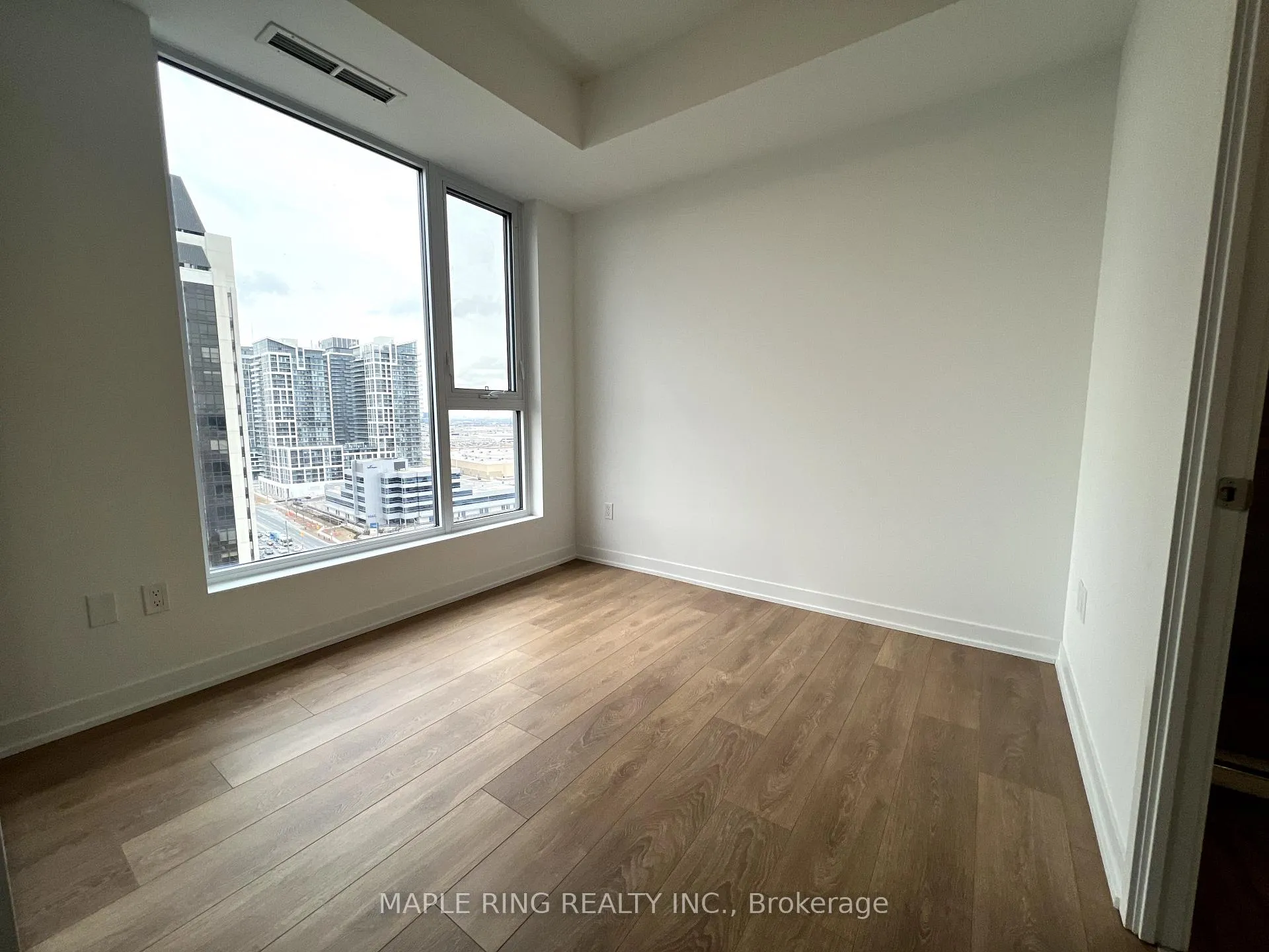 Photo 8 of Unit 1518, 10 Abeja Road, Vaughan, Concord — HOMEH