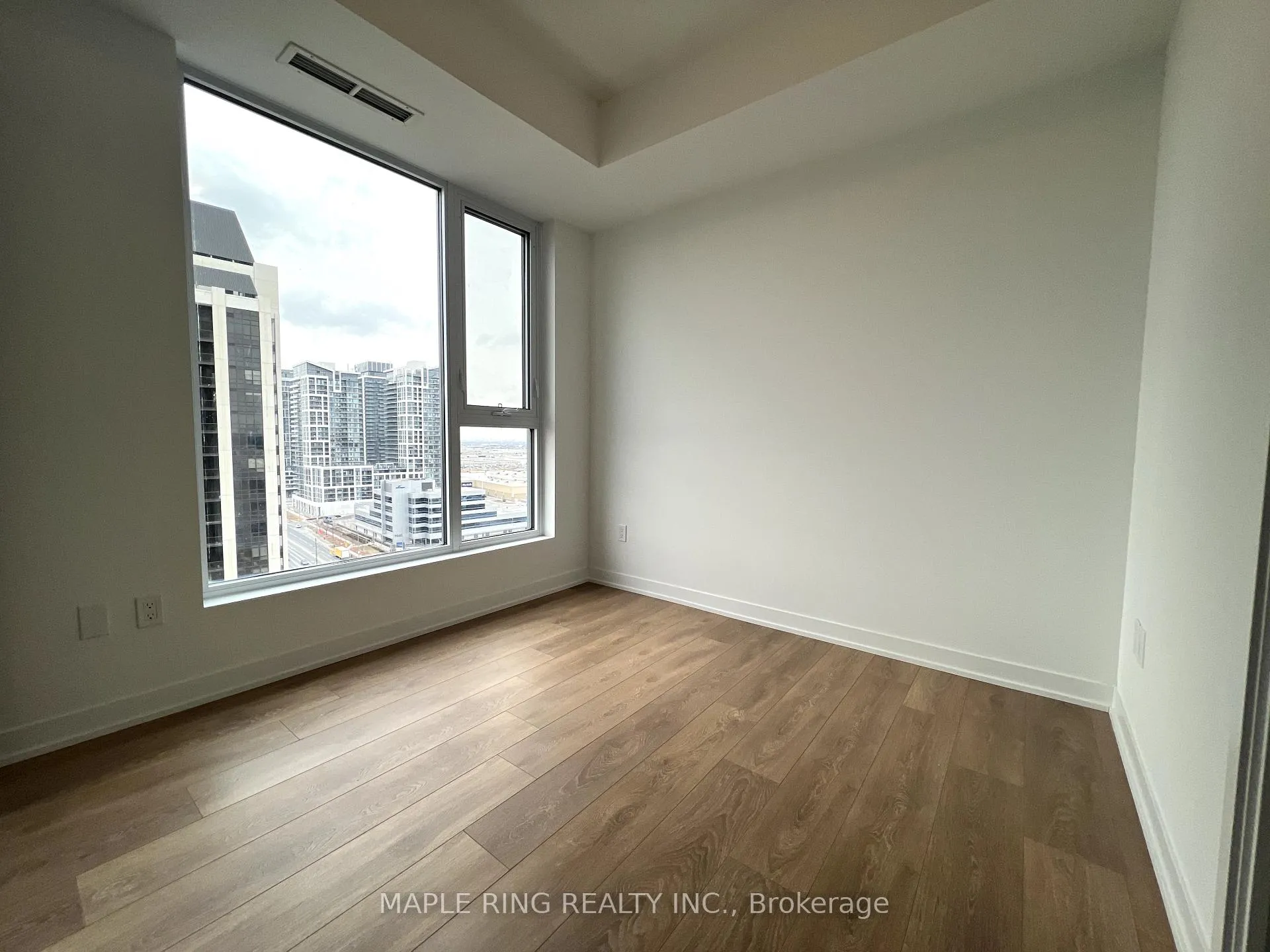 Photo 10 of Unit 1518, 10 Abeja Road, Vaughan, Concord — HOMEH