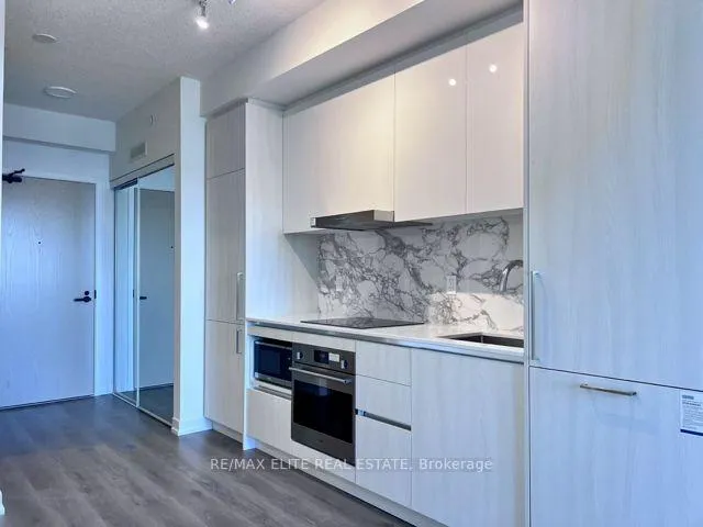 Photo 6 of Unit 1705, 225 Commerce Street, Vaughan, Vaughan Corporate Centre — HOMEH