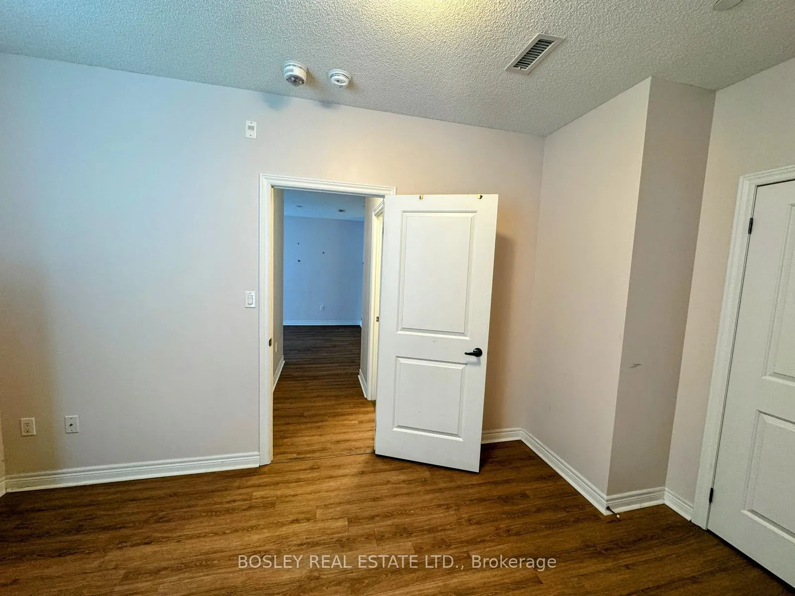 Photo 9 of Unit 106, 7768 Kennedy Road, Markham, Milliken Mills West — HOMEH