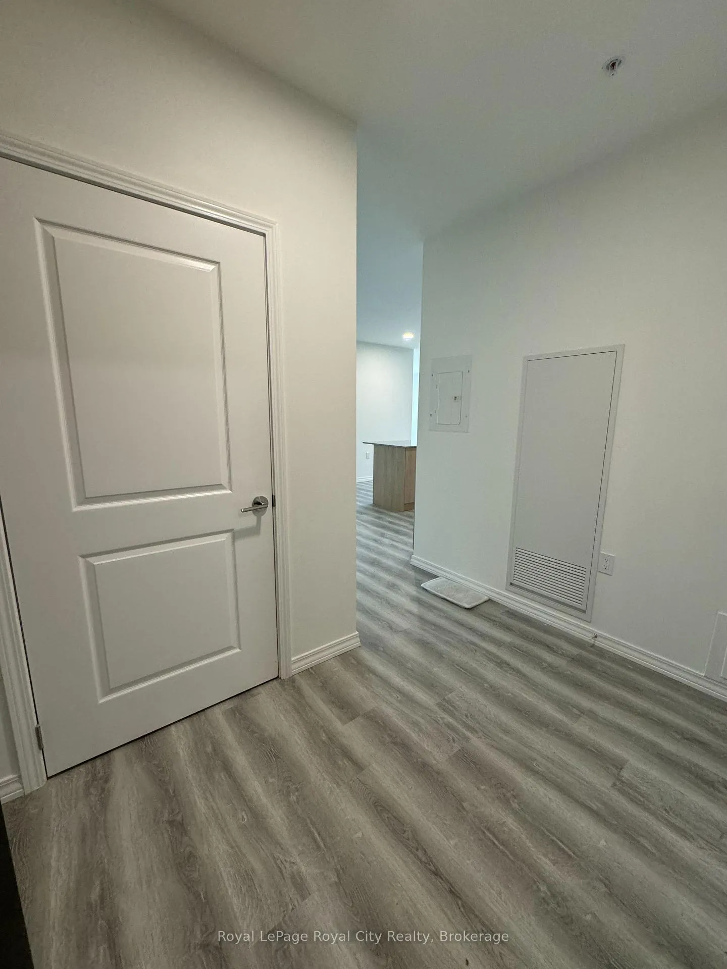 Photo 1 of Unit 211, 1098 Paisley Road, Guelph, Willow West/Sugarbush/West Acres — HOMEH