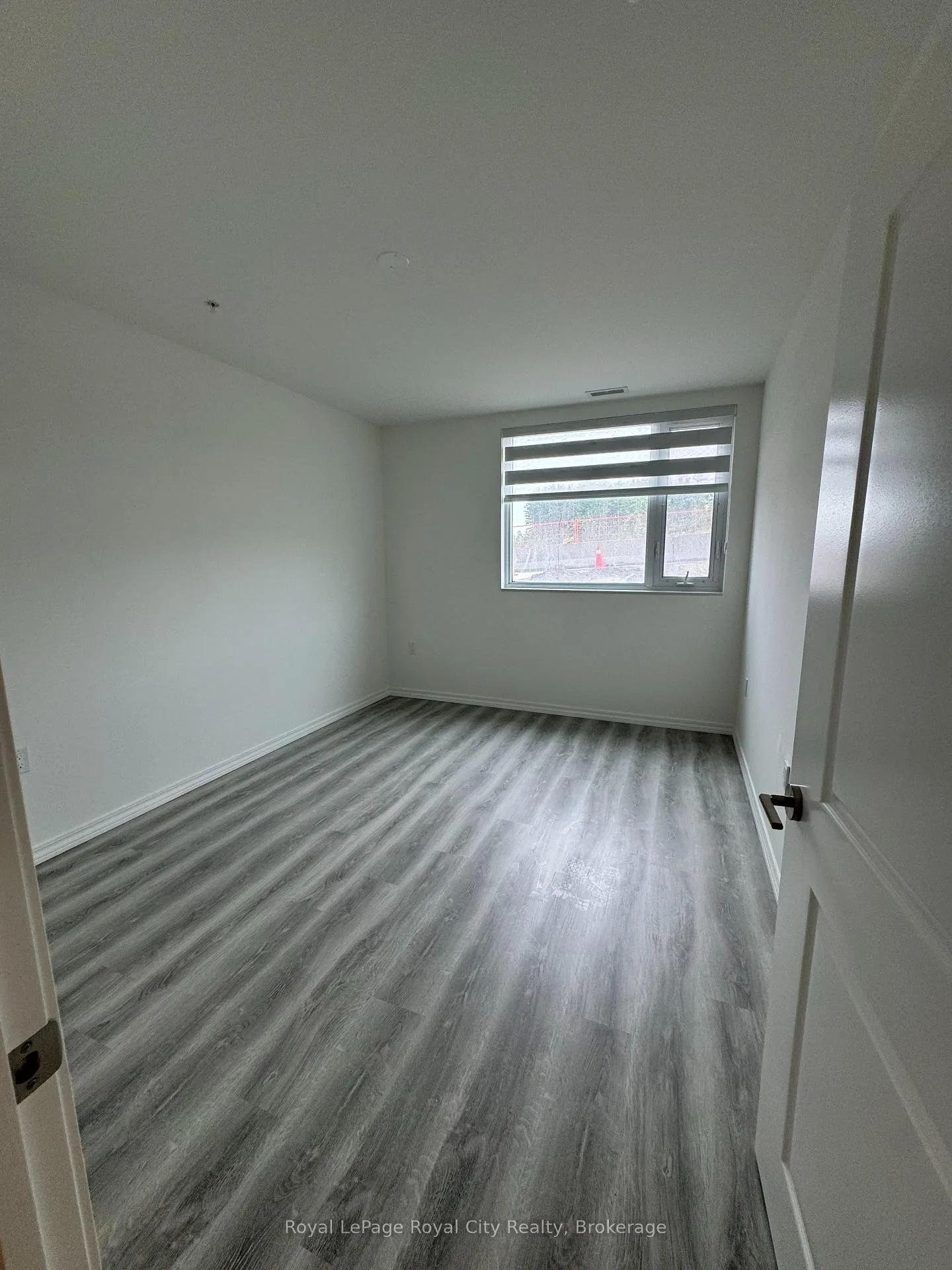 Photo 13 of Unit 211, 1098 Paisley Road, Guelph, Willow West/Sugarbush/West Acres — HOMEH