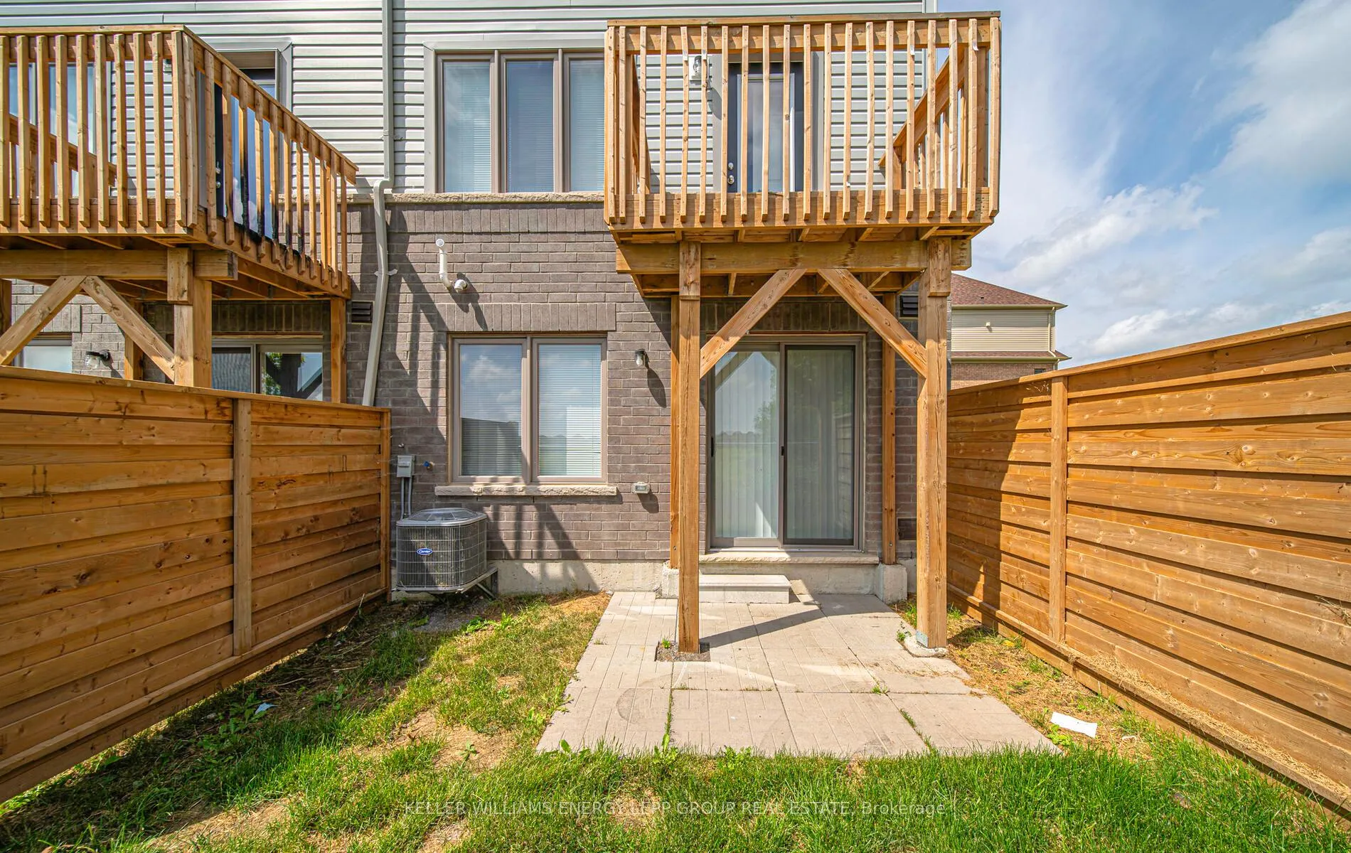 Photo 5 of 193 Danzatore Path, Oshawa, Windfields — HOMEH