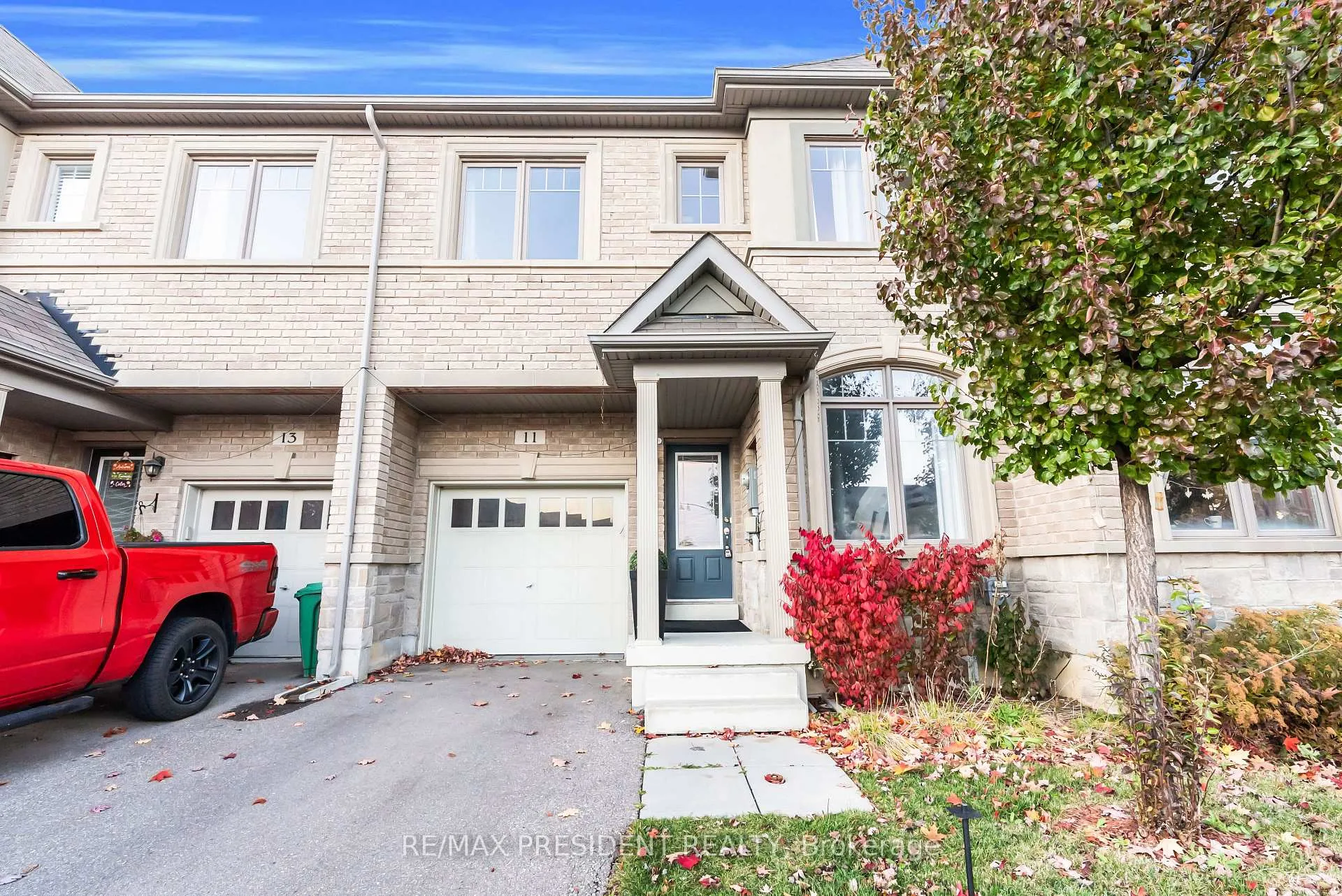 Photo 3 of 11 Oliana Way, Brampton, Bram West — HOMEH