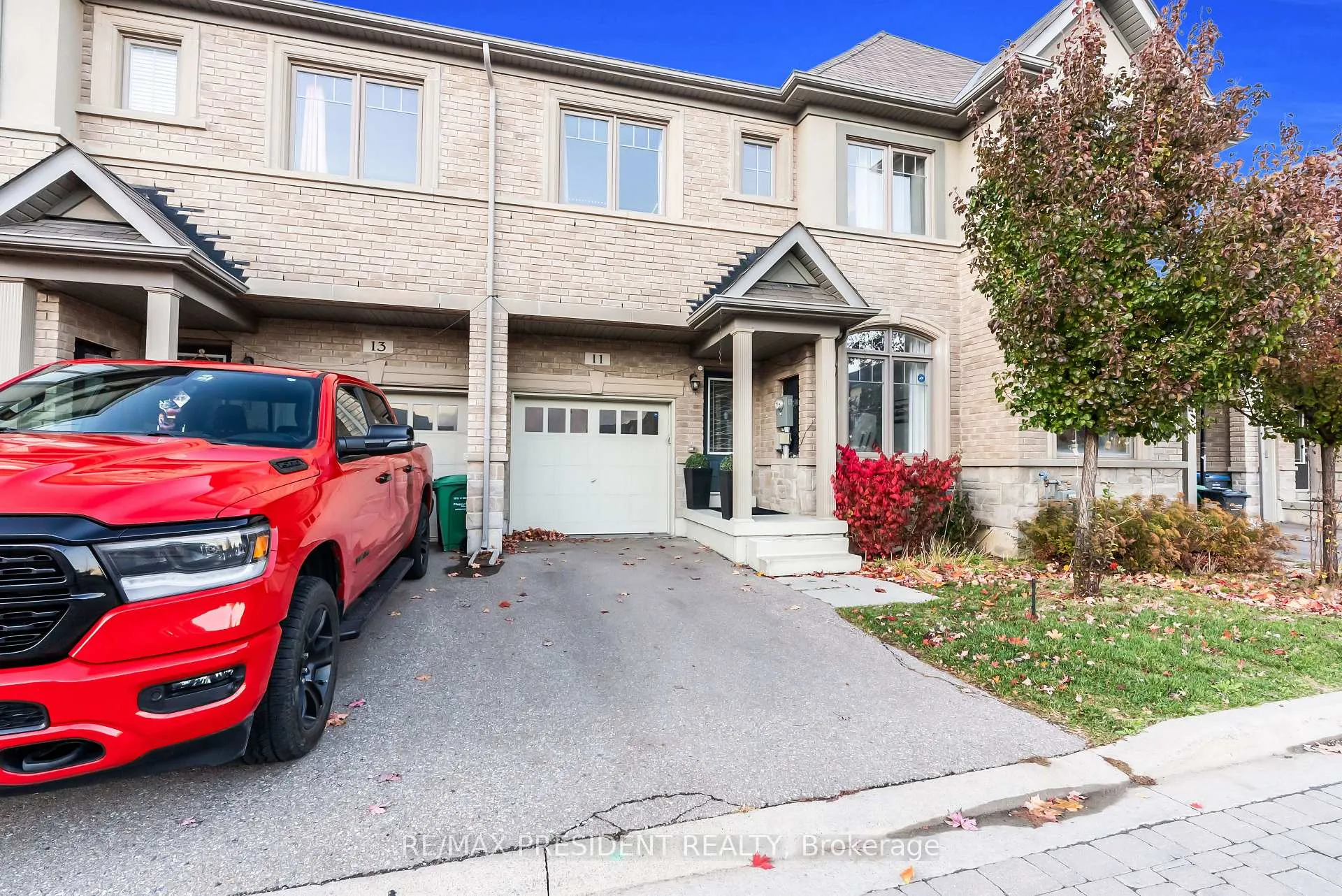 Photo 4 of 11 Oliana Way, Brampton, Bram West — HOMEH
